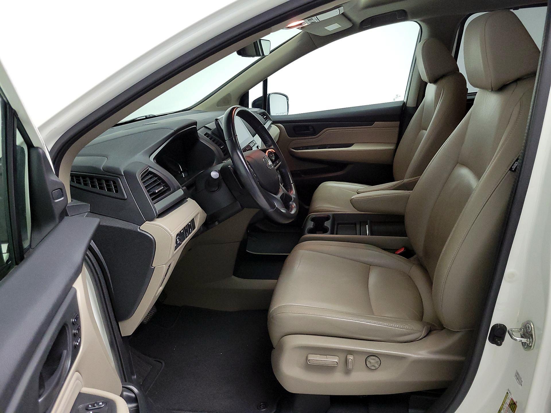 Thumbnail: 2018 Honda Odyssey - 11