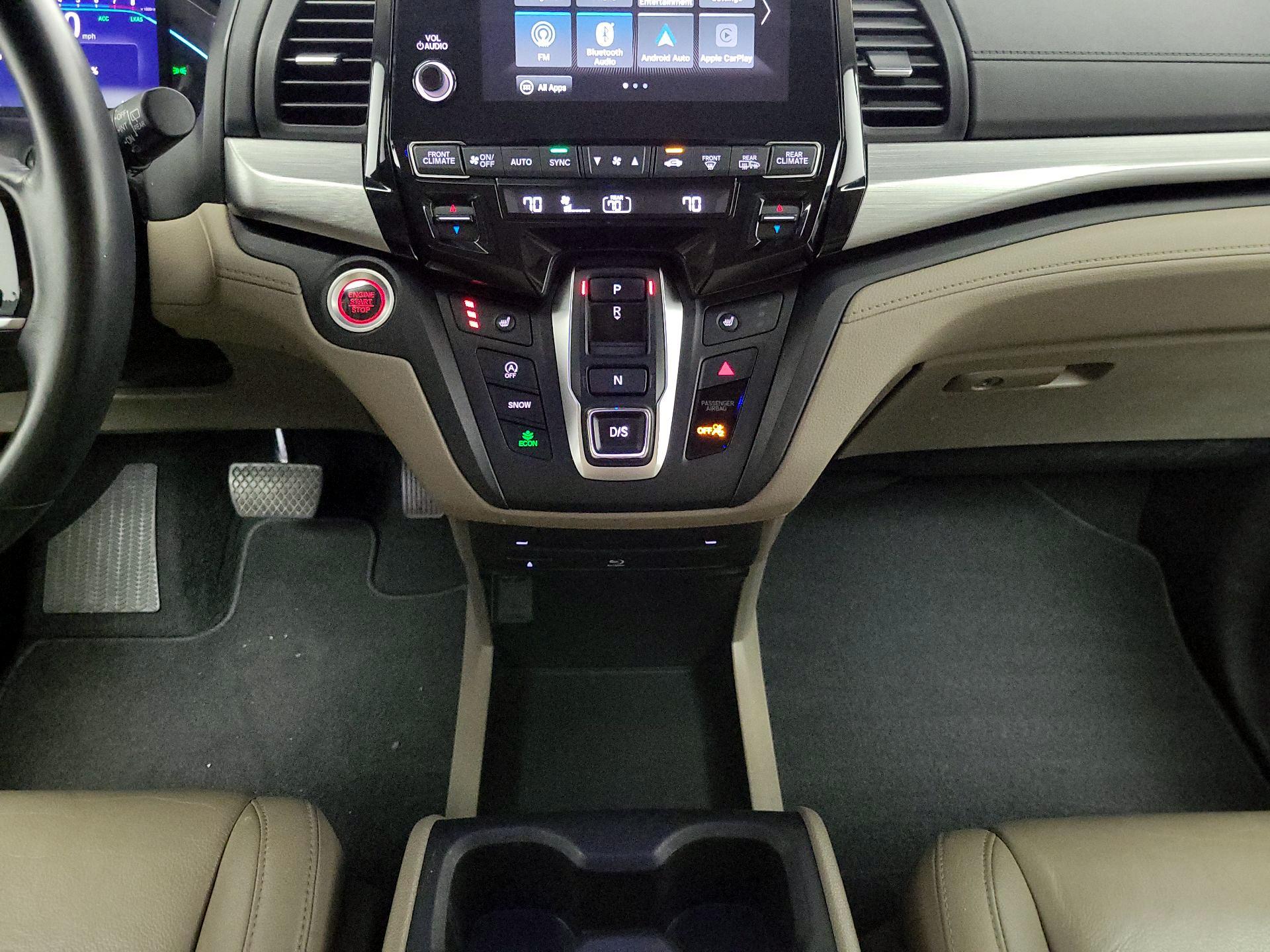 Thumbnail: 2018 Honda Odyssey - 18