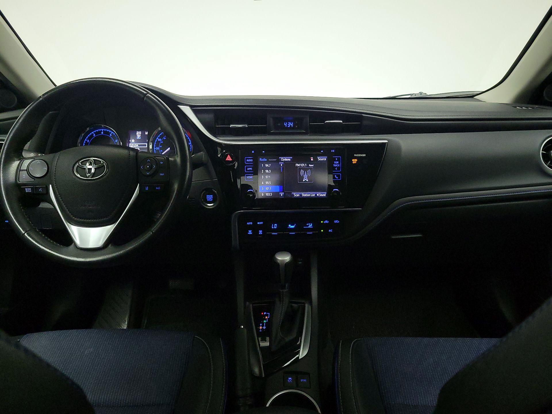 Thumbnail: 2017 Toyota Corolla - 9