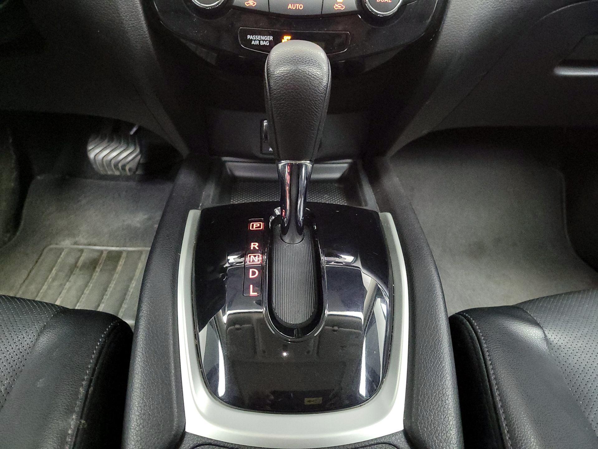 Thumbnail: 2015 Nissan Rogue - 18