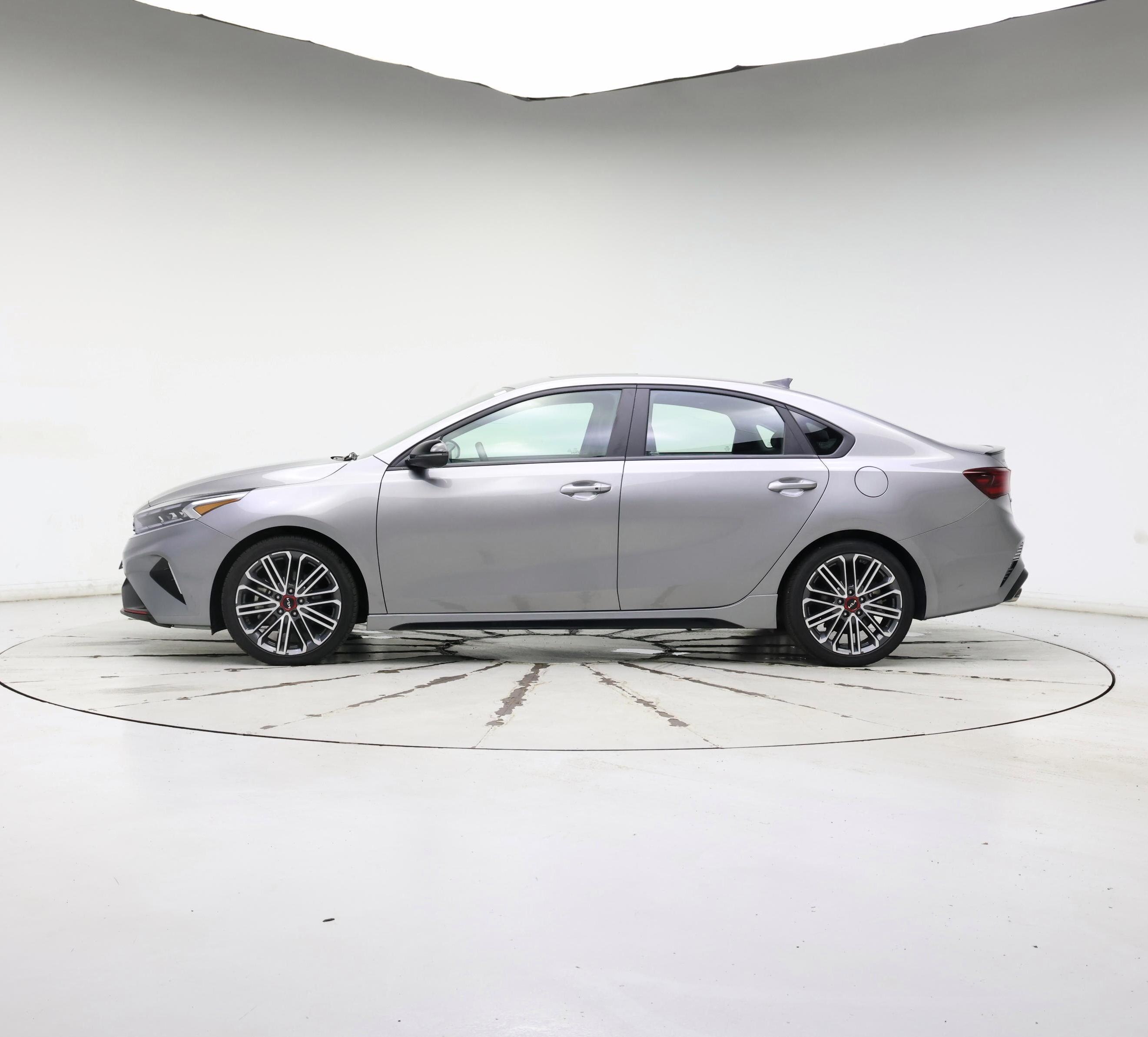 Thumbnail: 2023 Kia Forte - 3