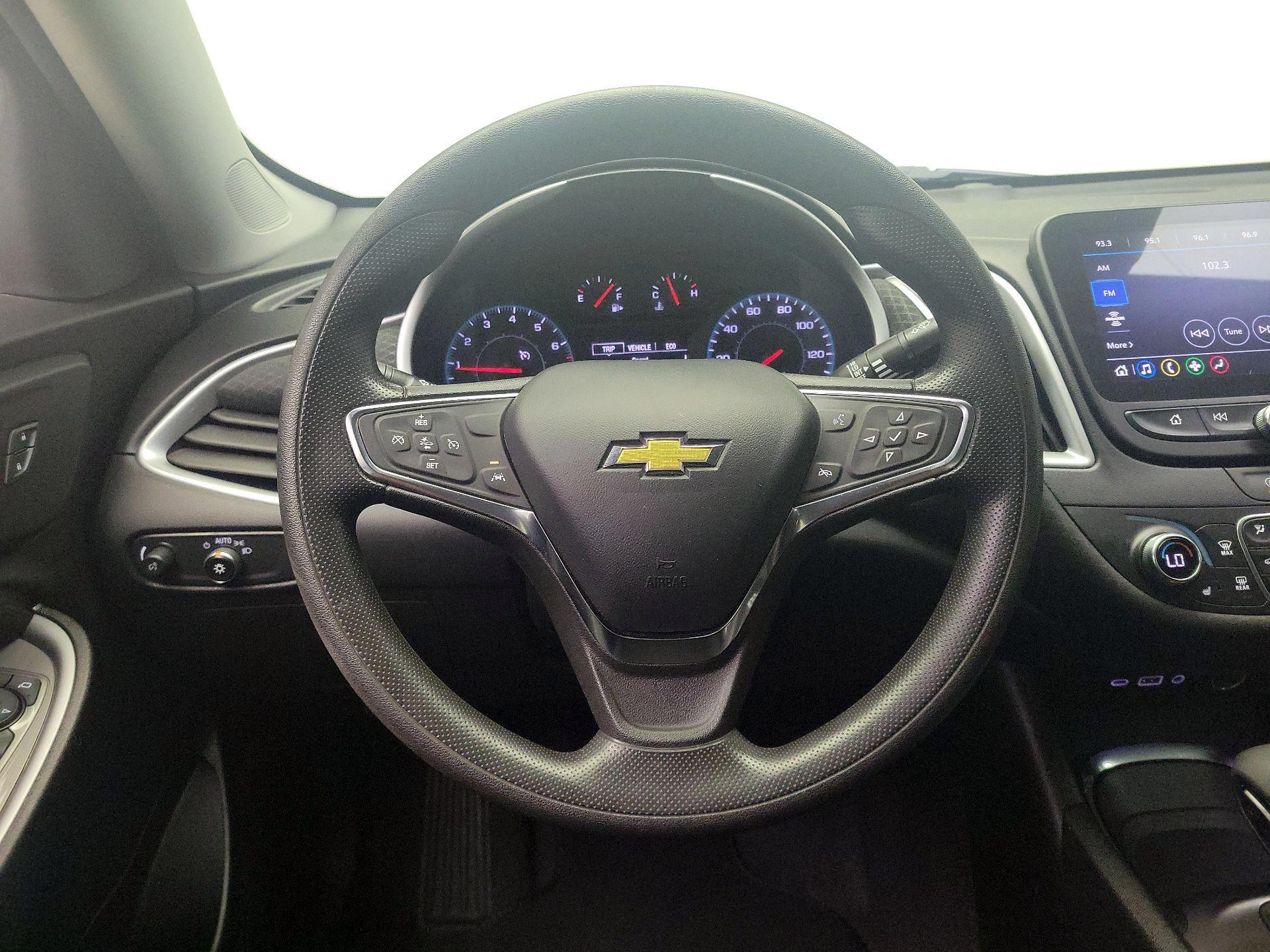 Thumbnail: 2023 Chevrolet Malibu - 10