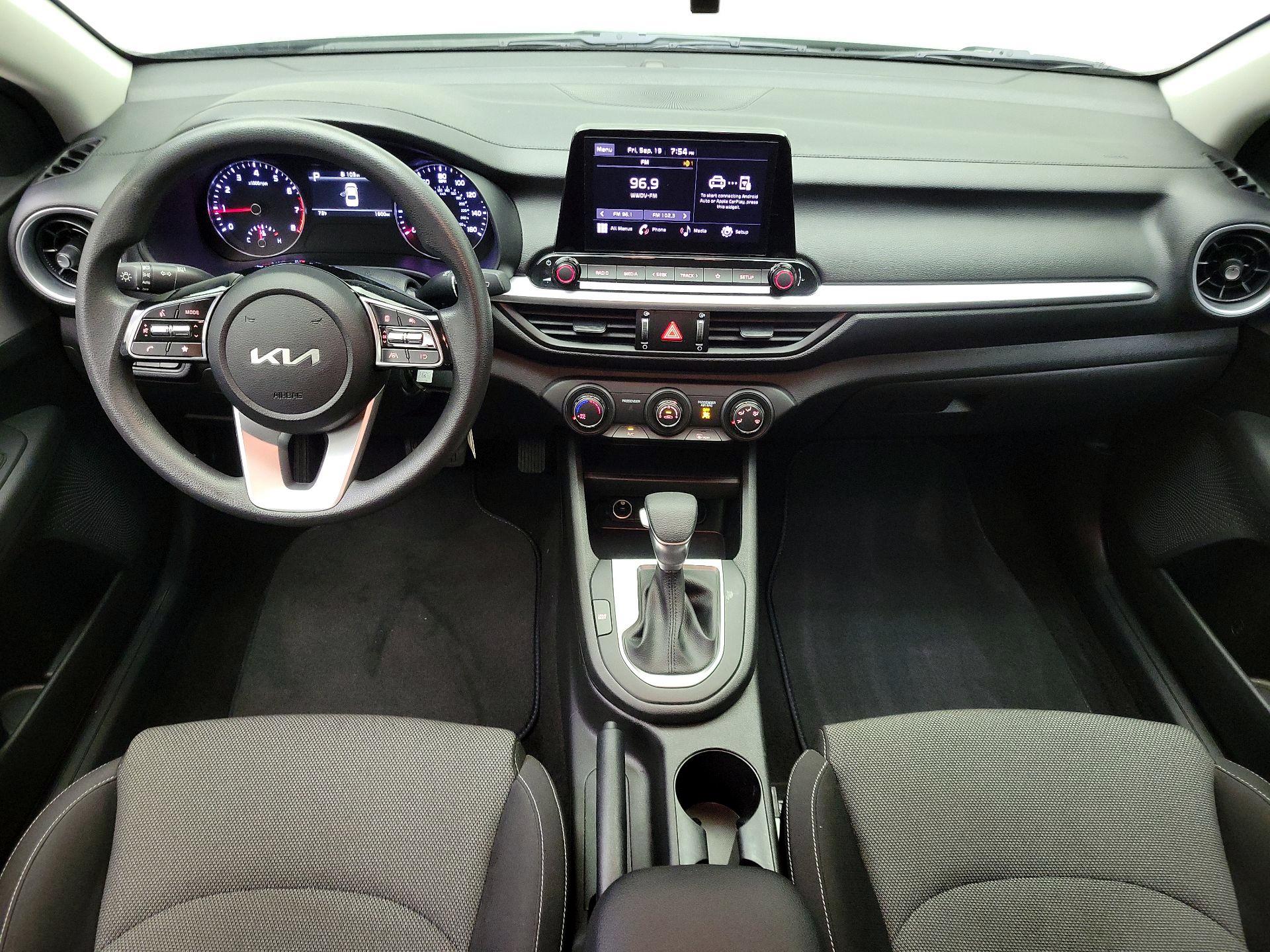 Thumbnail: 2023 Kia Forte - 9