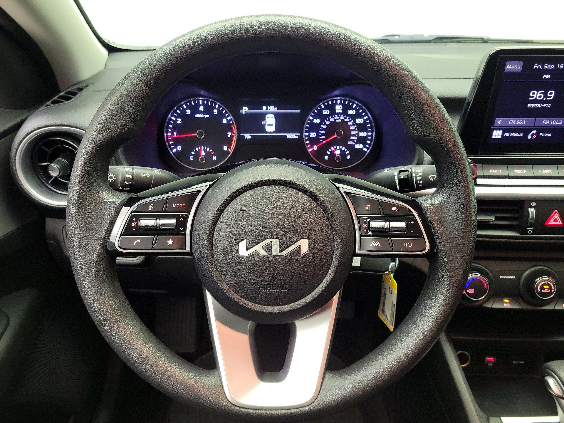 Thumbnail: 2023 Kia Forte - 10