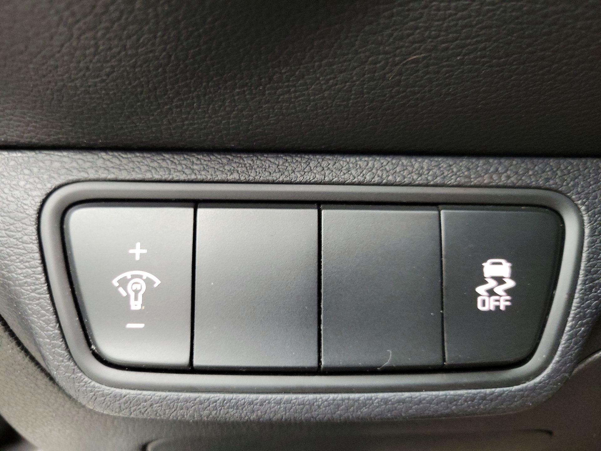 Thumbnail: 2023 Kia Forte - 13