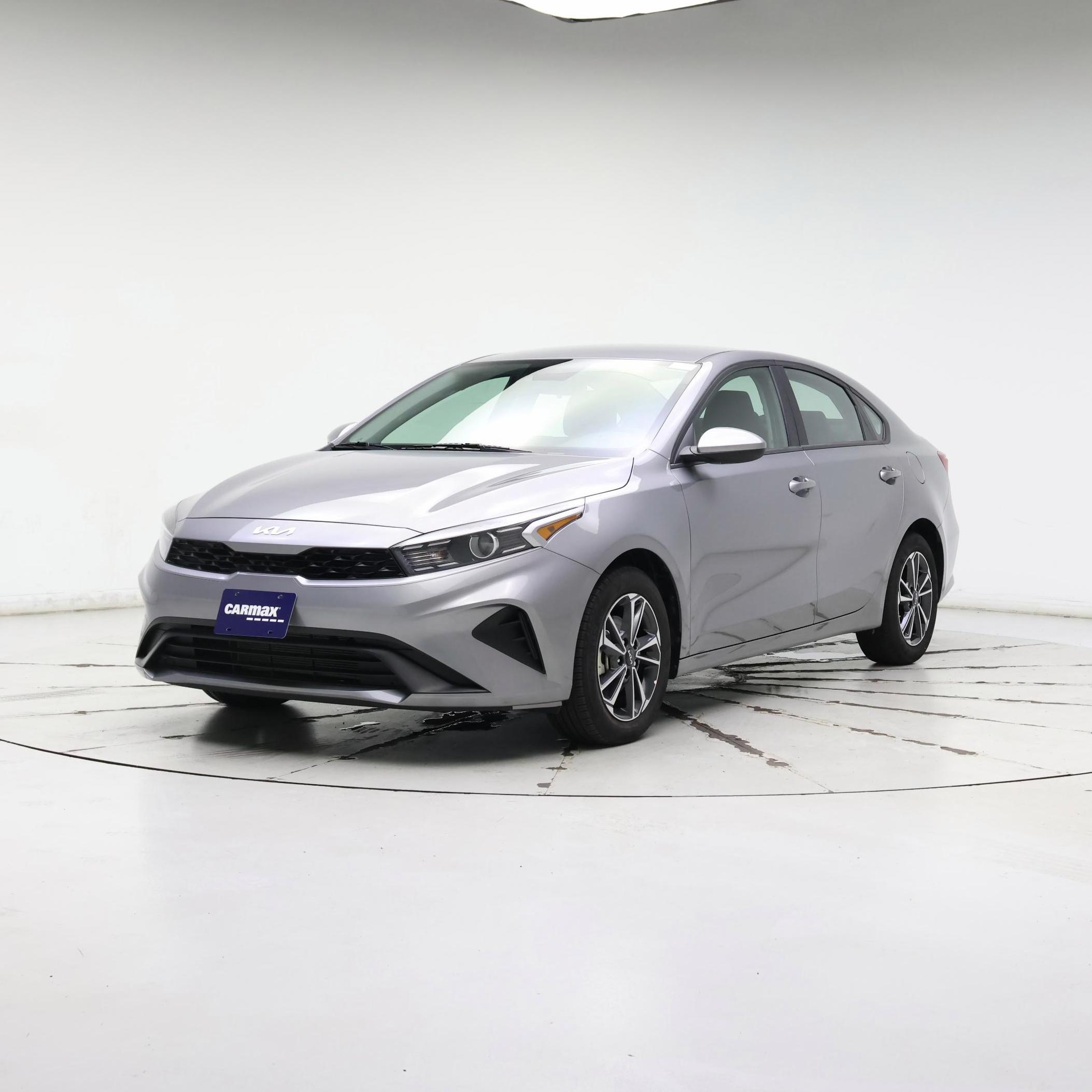 Thumbnail: 2023 Kia Forte - 4