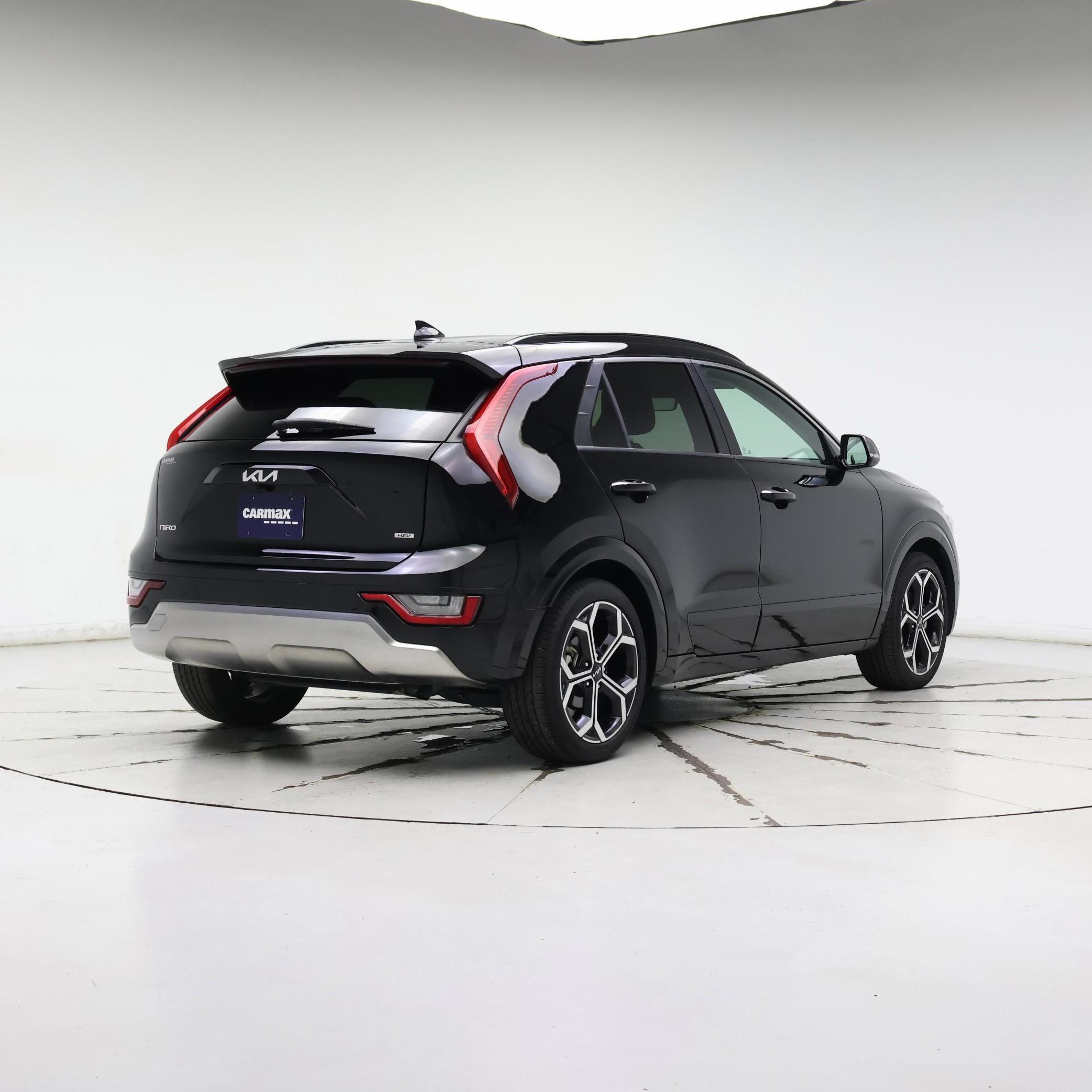 Thumbnail: 2023 Kia Niro - 8