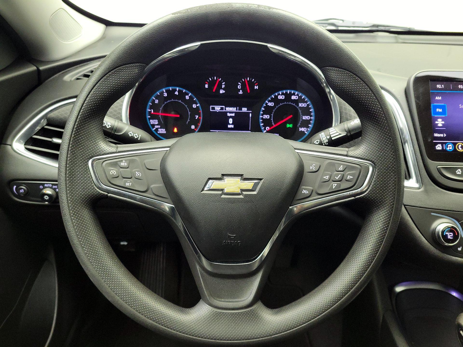 Thumbnail: 2021 Chevrolet Malibu - 10