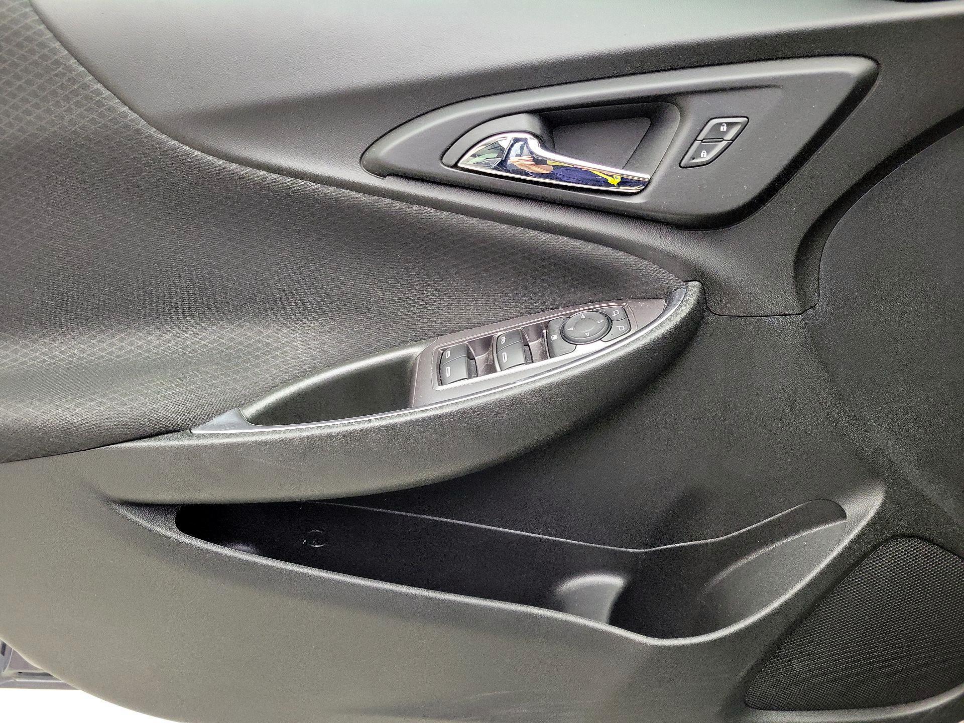 Thumbnail: 2021 Chevrolet Malibu - 12