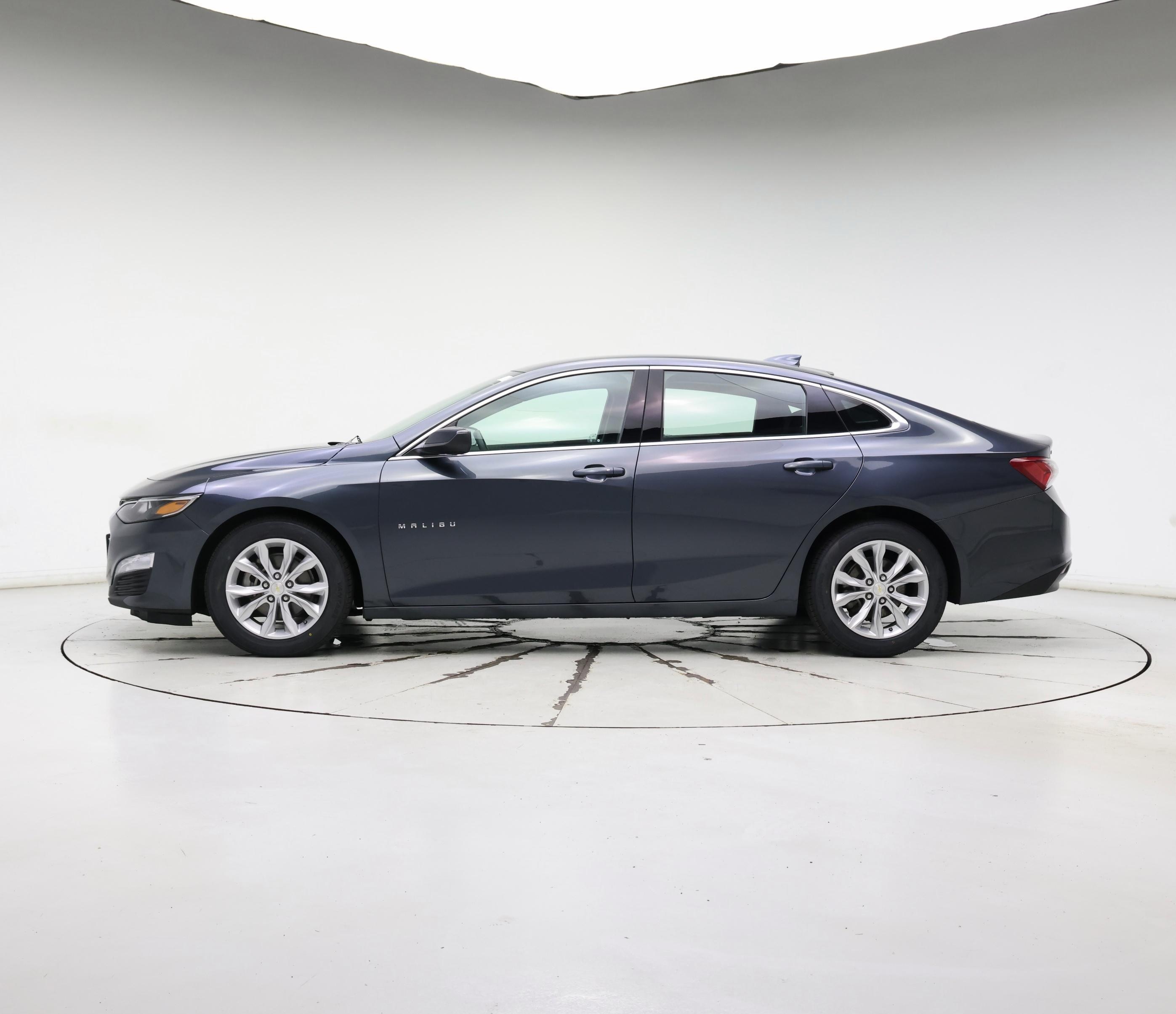Thumbnail: 2021 Chevrolet Malibu - 3