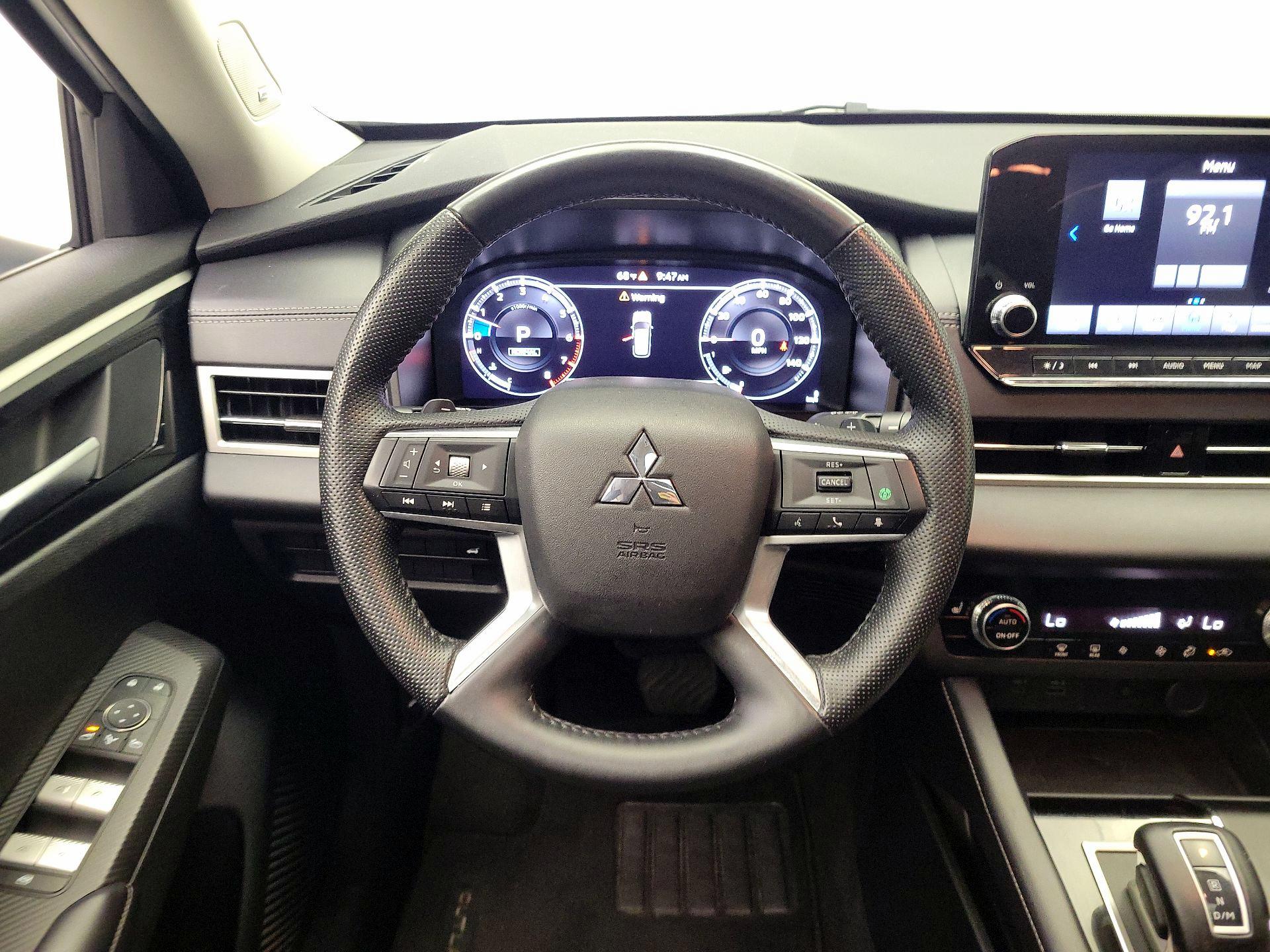 Thumbnail: 2024 Mitsubishi Outlander - 10
