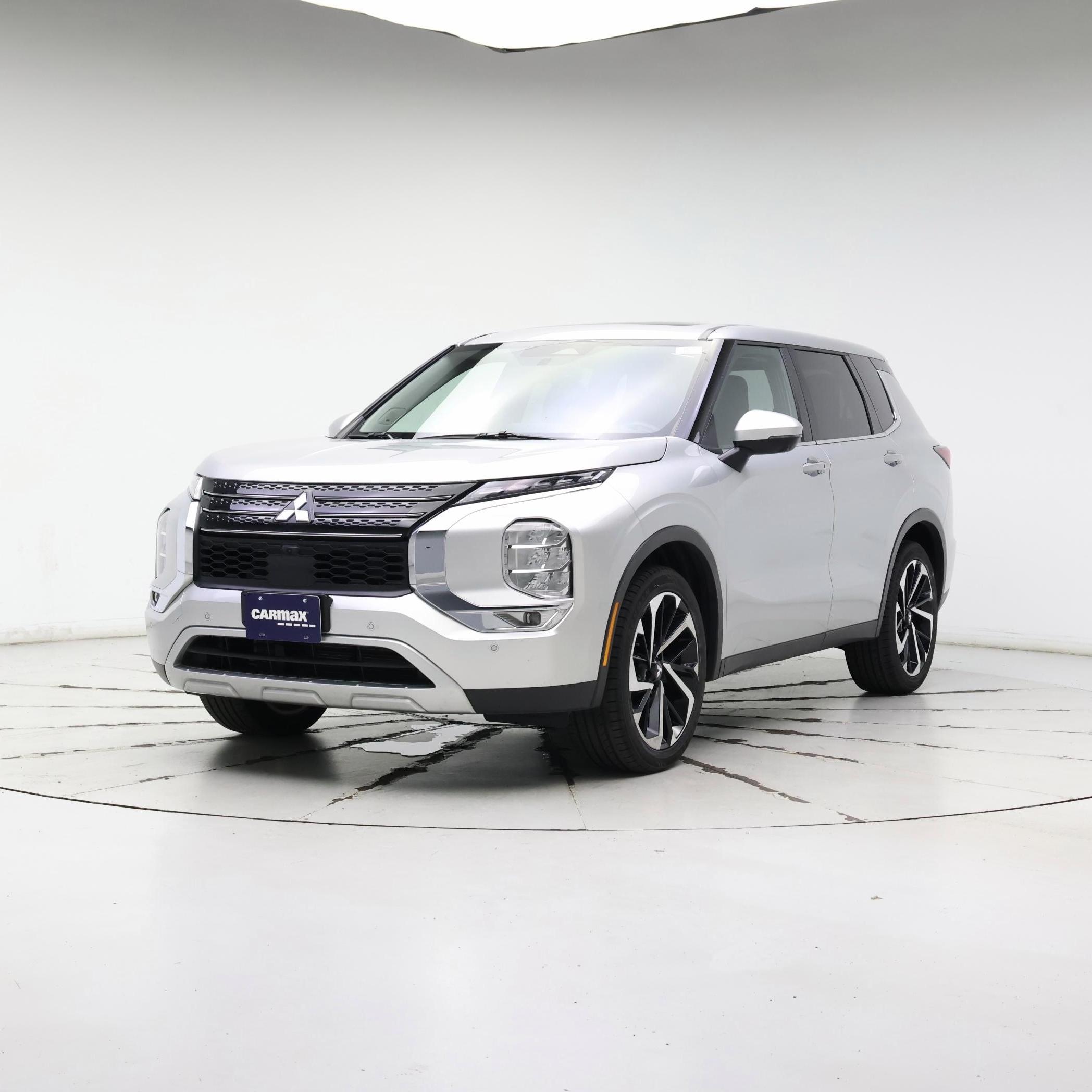 Thumbnail: 2024 Mitsubishi Outlander - 4