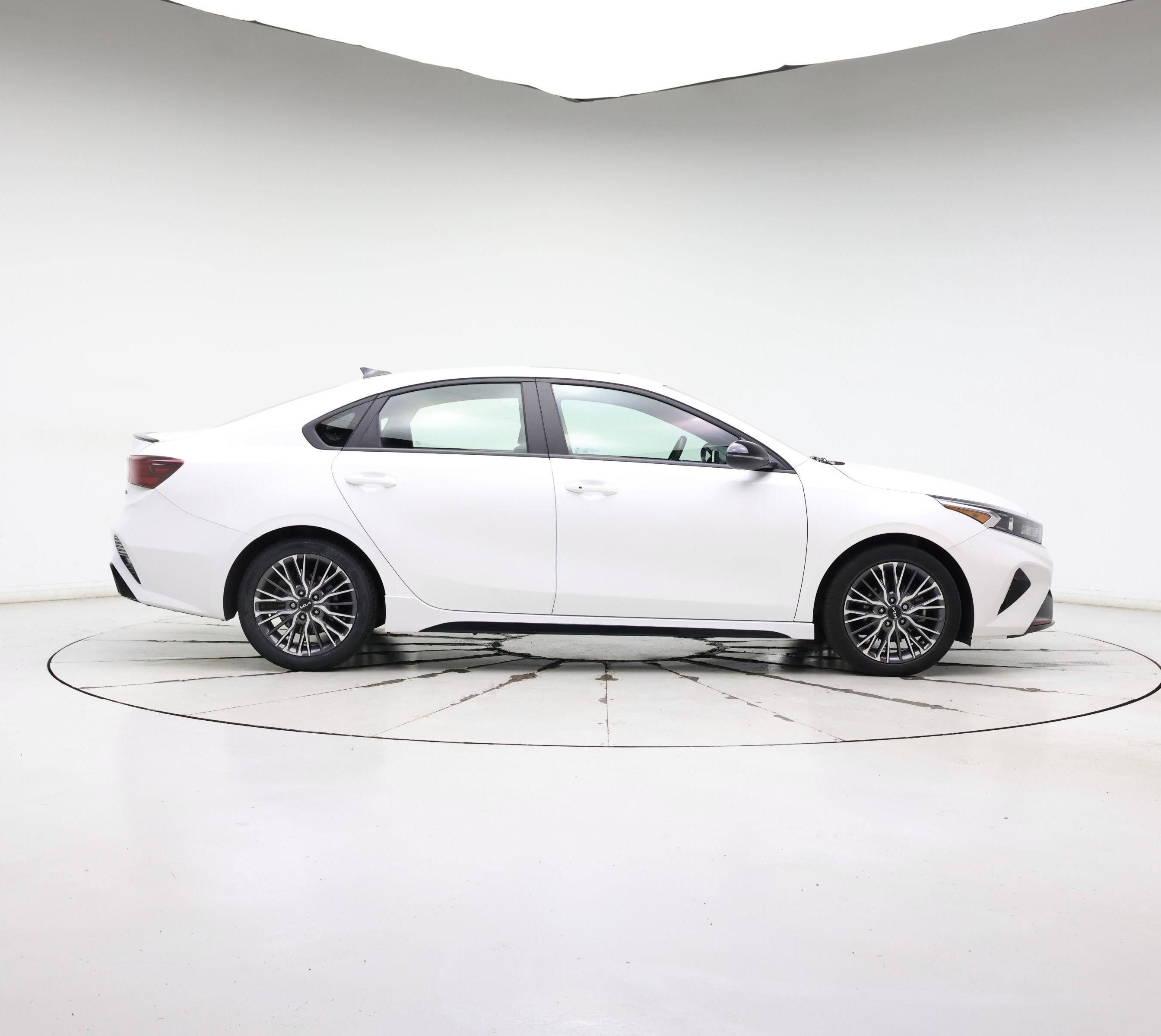Thumbnail: 2022 Kia Forte - 7