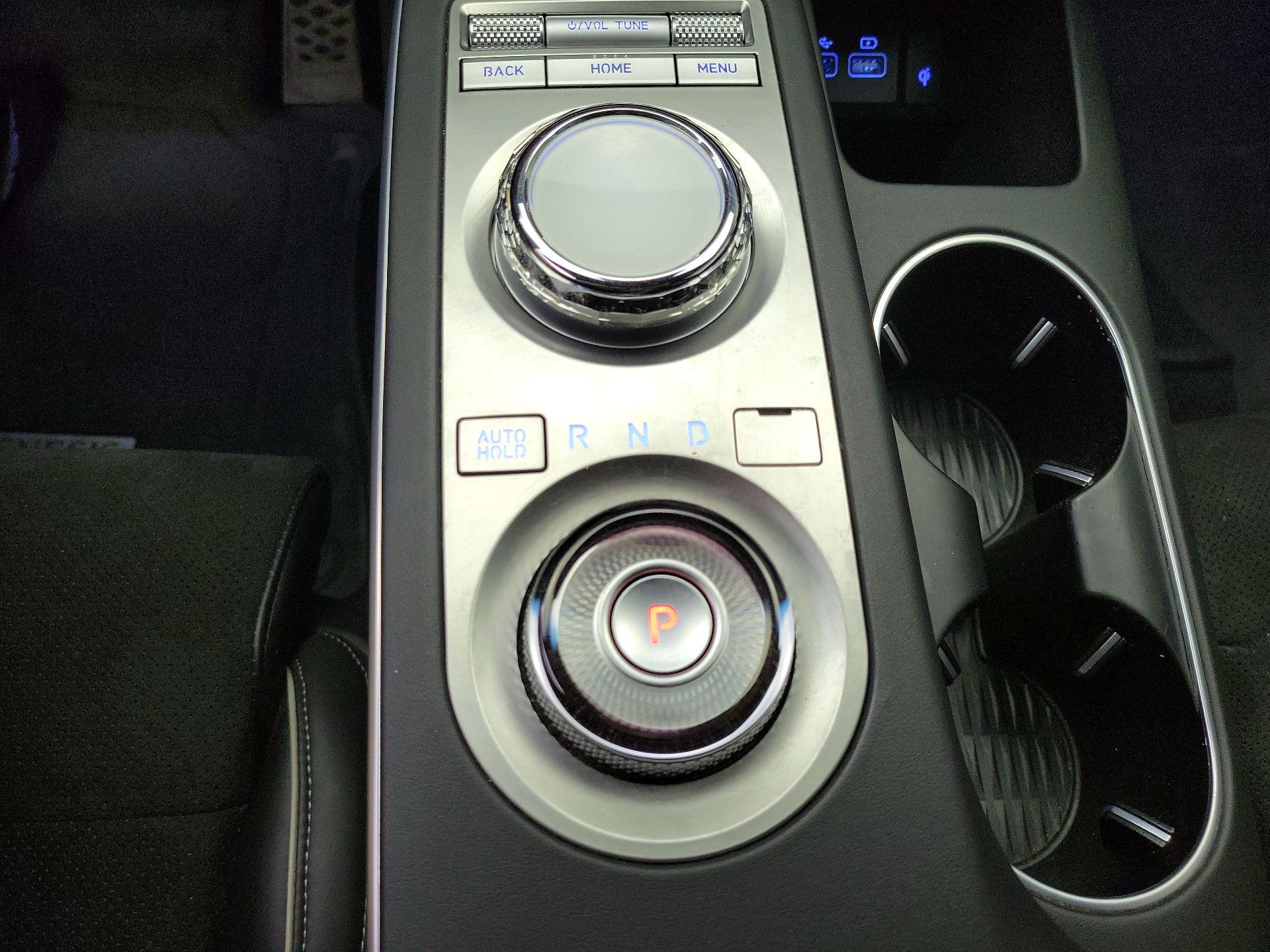 Thumbnail: 2022 Genesis GV70 - 18