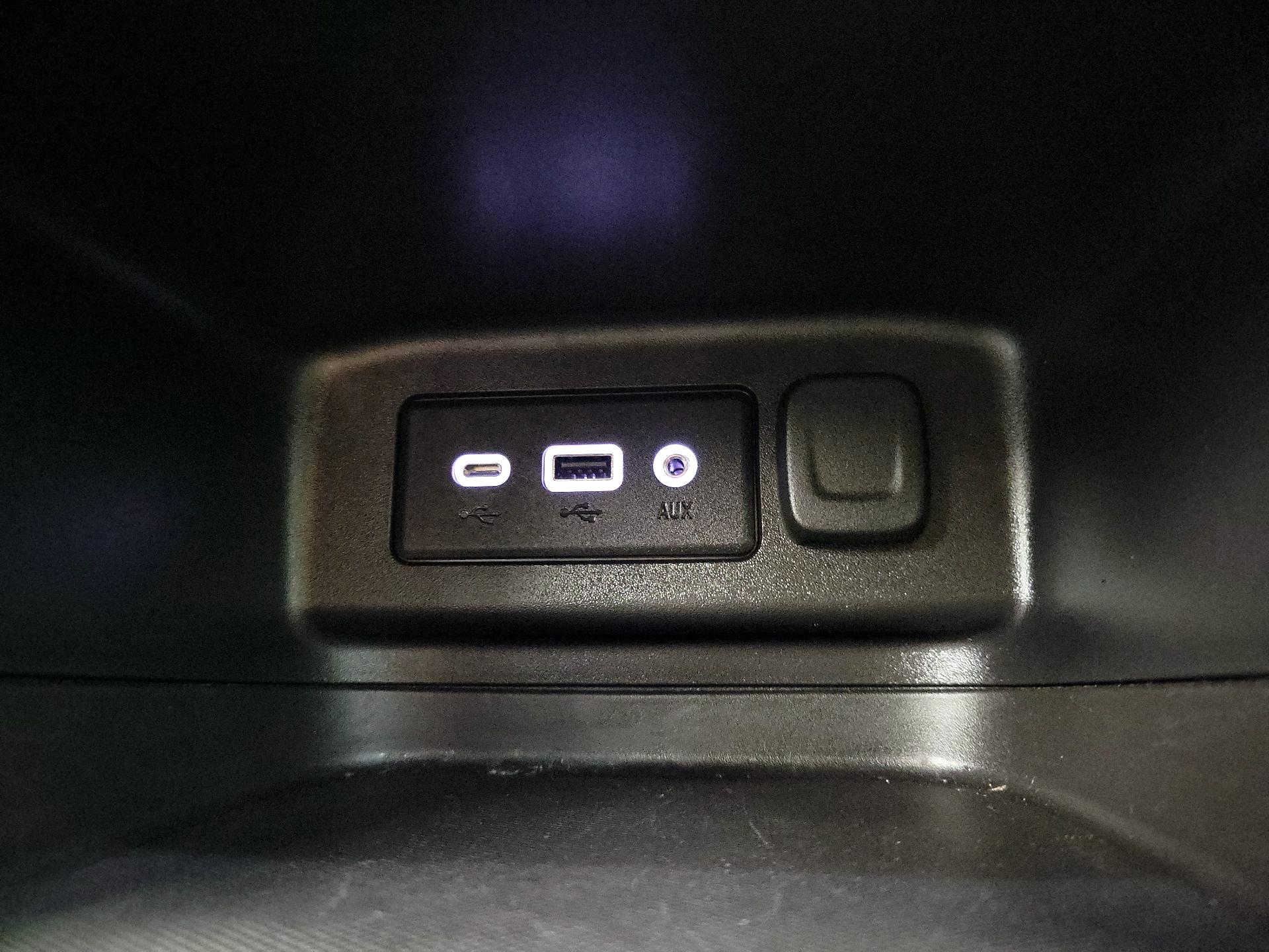 Thumbnail: 2023 Chevrolet Equinox - 18