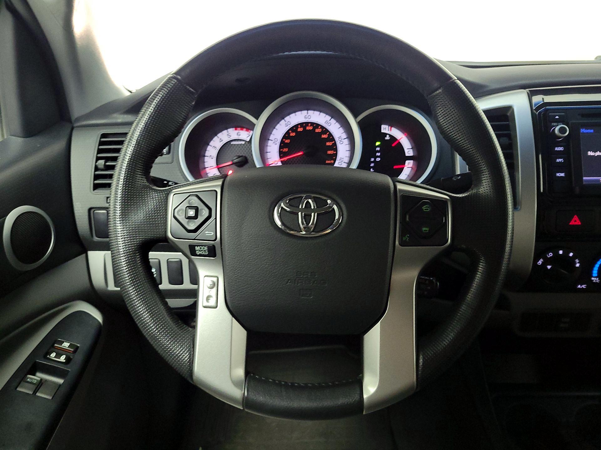 Thumbnail: 2015 Toyota Tacoma - 10