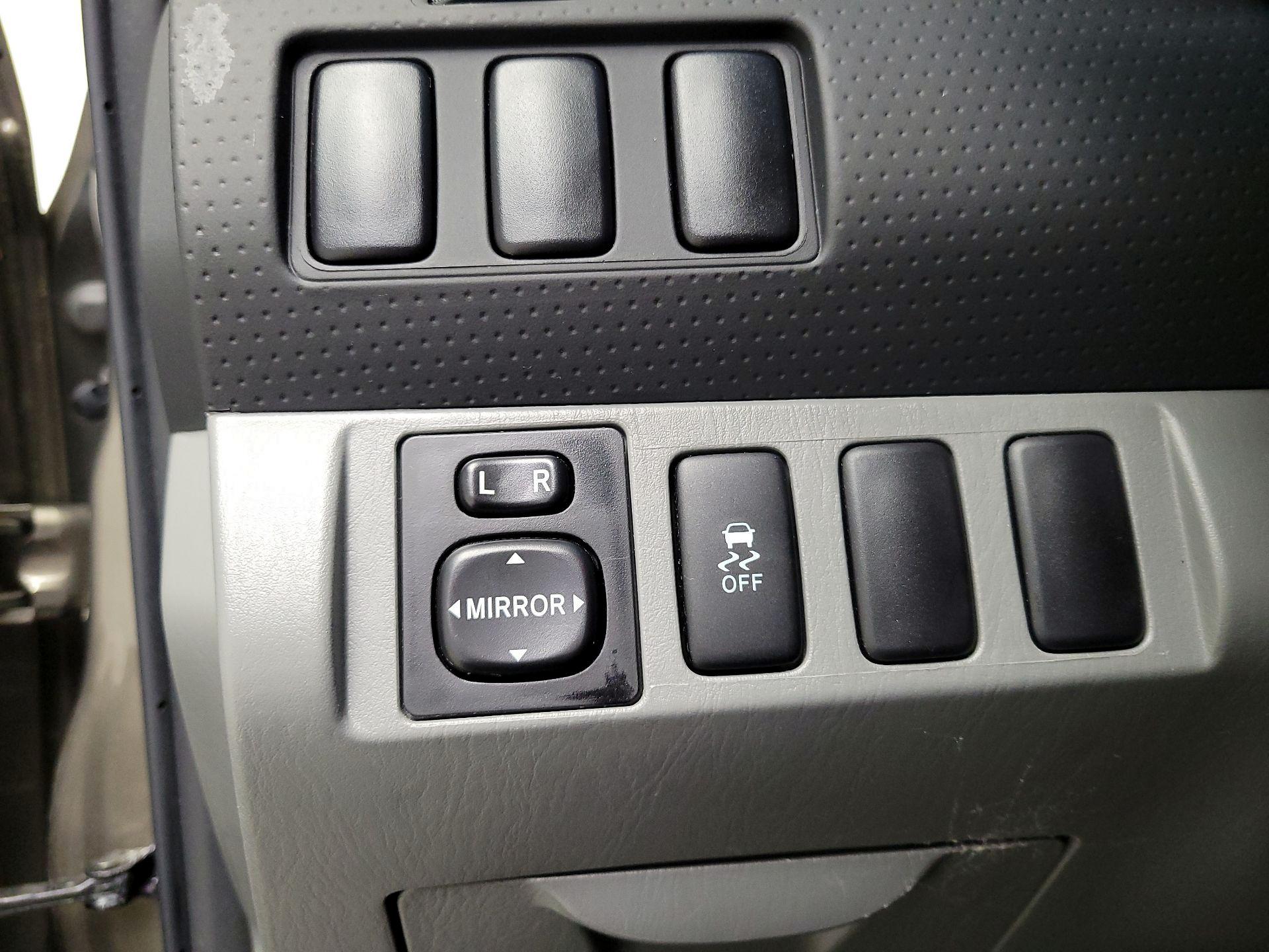 Thumbnail: 2015 Toyota Tacoma - 13