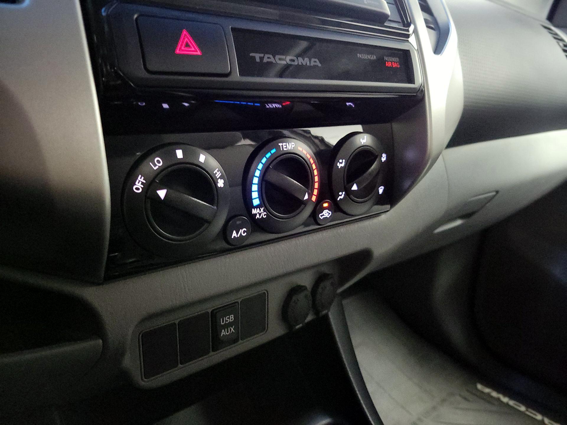 Thumbnail: 2015 Toyota Tacoma - 16