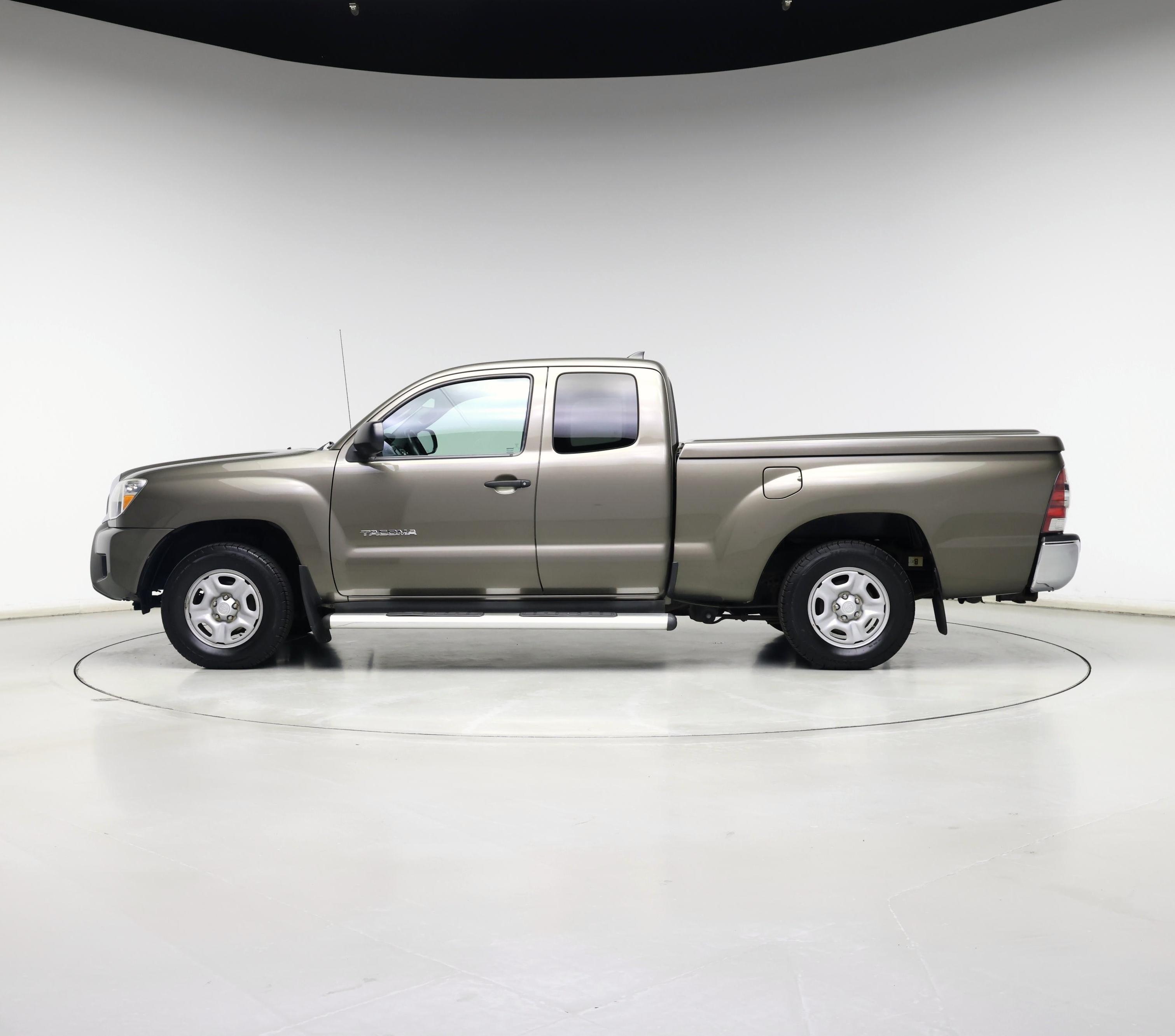Thumbnail: 2015 Toyota Tacoma - 3