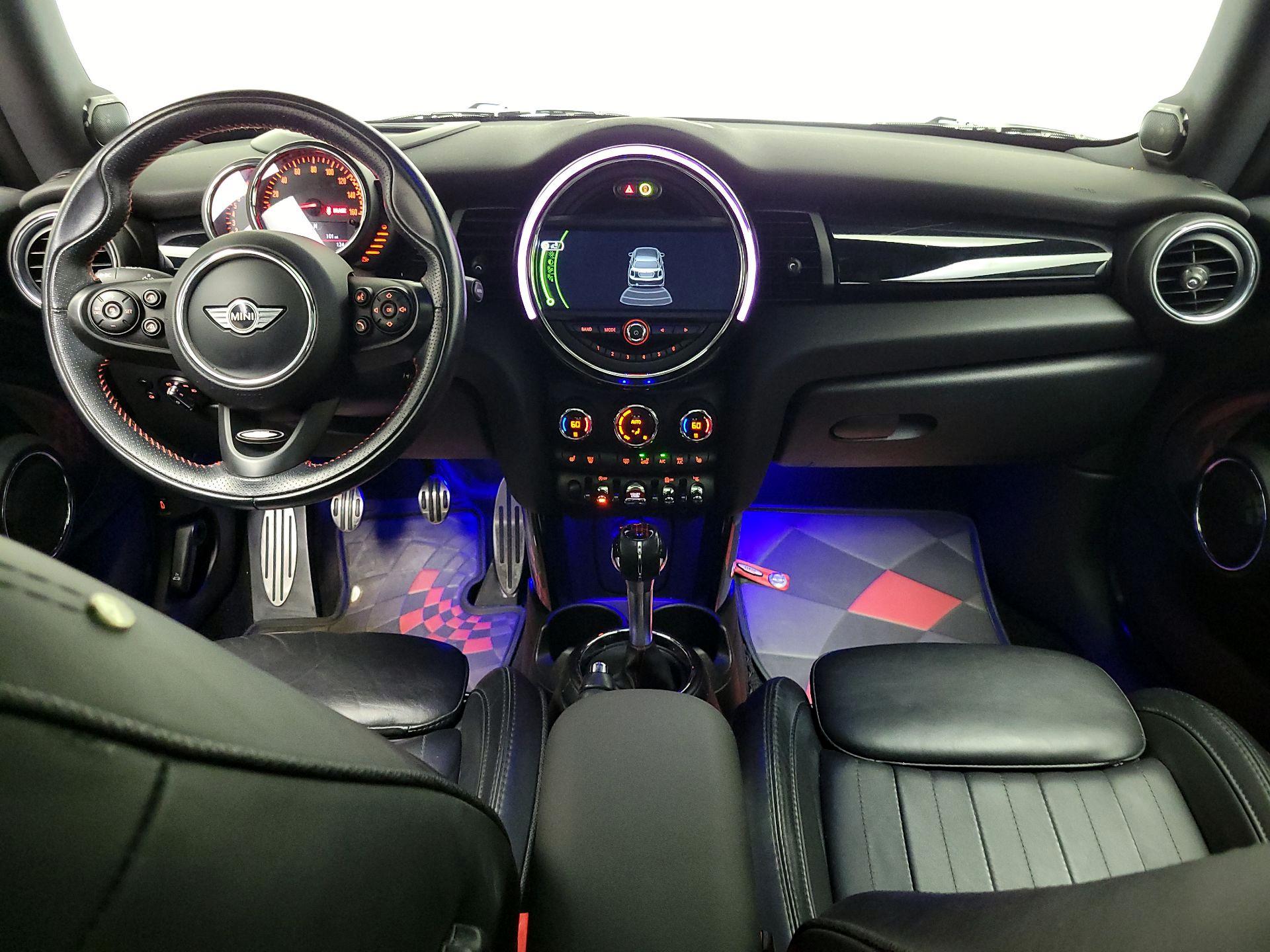 Thumbnail: 2017 MINI Cooper Hardtop - 9