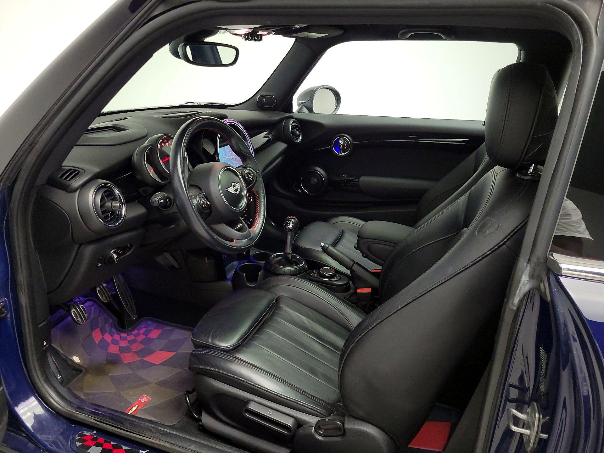 Thumbnail: 2017 MINI Cooper Hardtop - 11