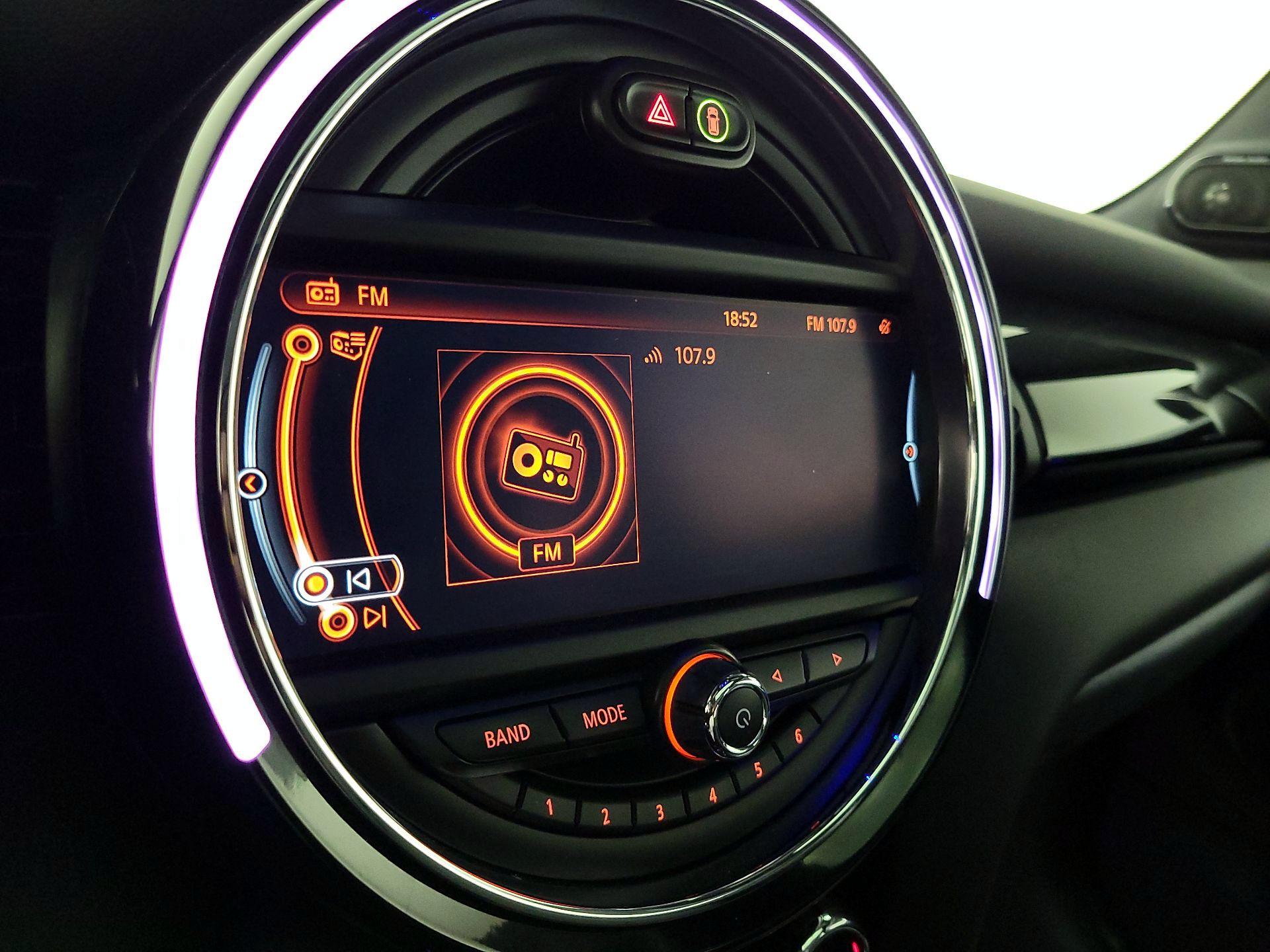 Thumbnail: 2017 MINI Cooper Hardtop - 16