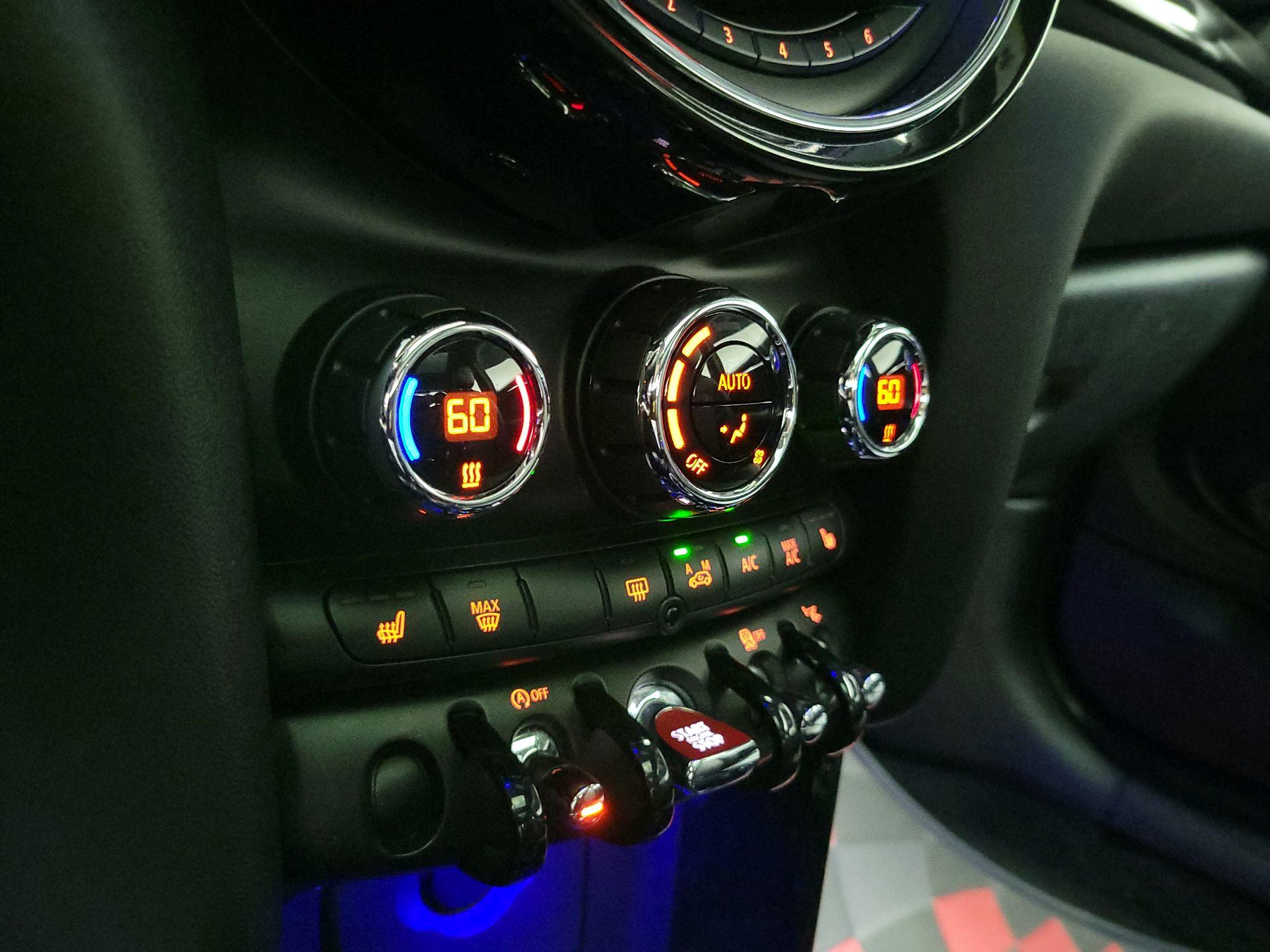 Thumbnail: 2017 MINI Cooper Hardtop - 17