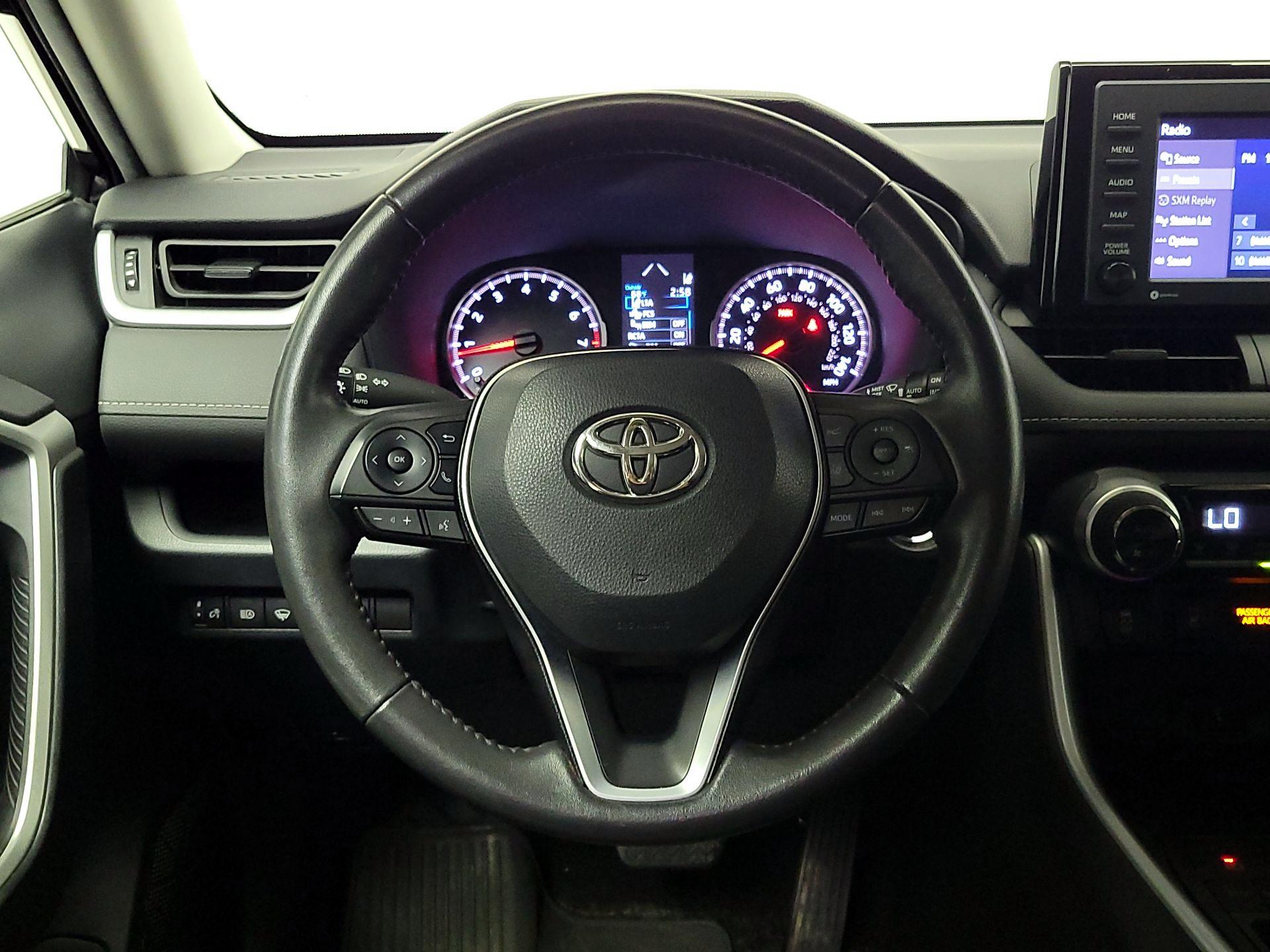 Thumbnail: 2022 Toyota RAV4 - 10