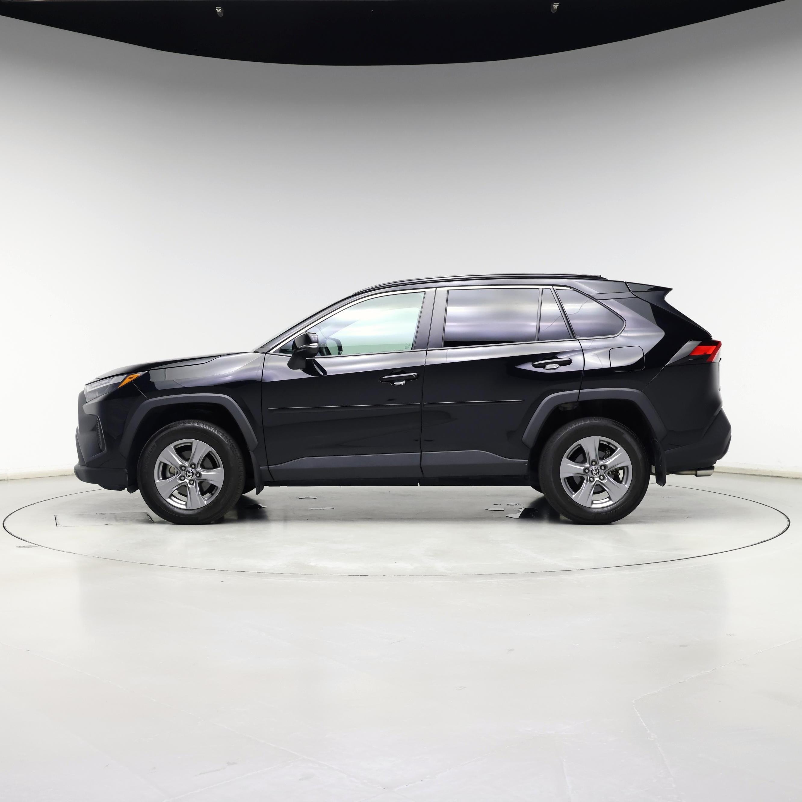 Thumbnail: 2022 Toyota RAV4 - 3