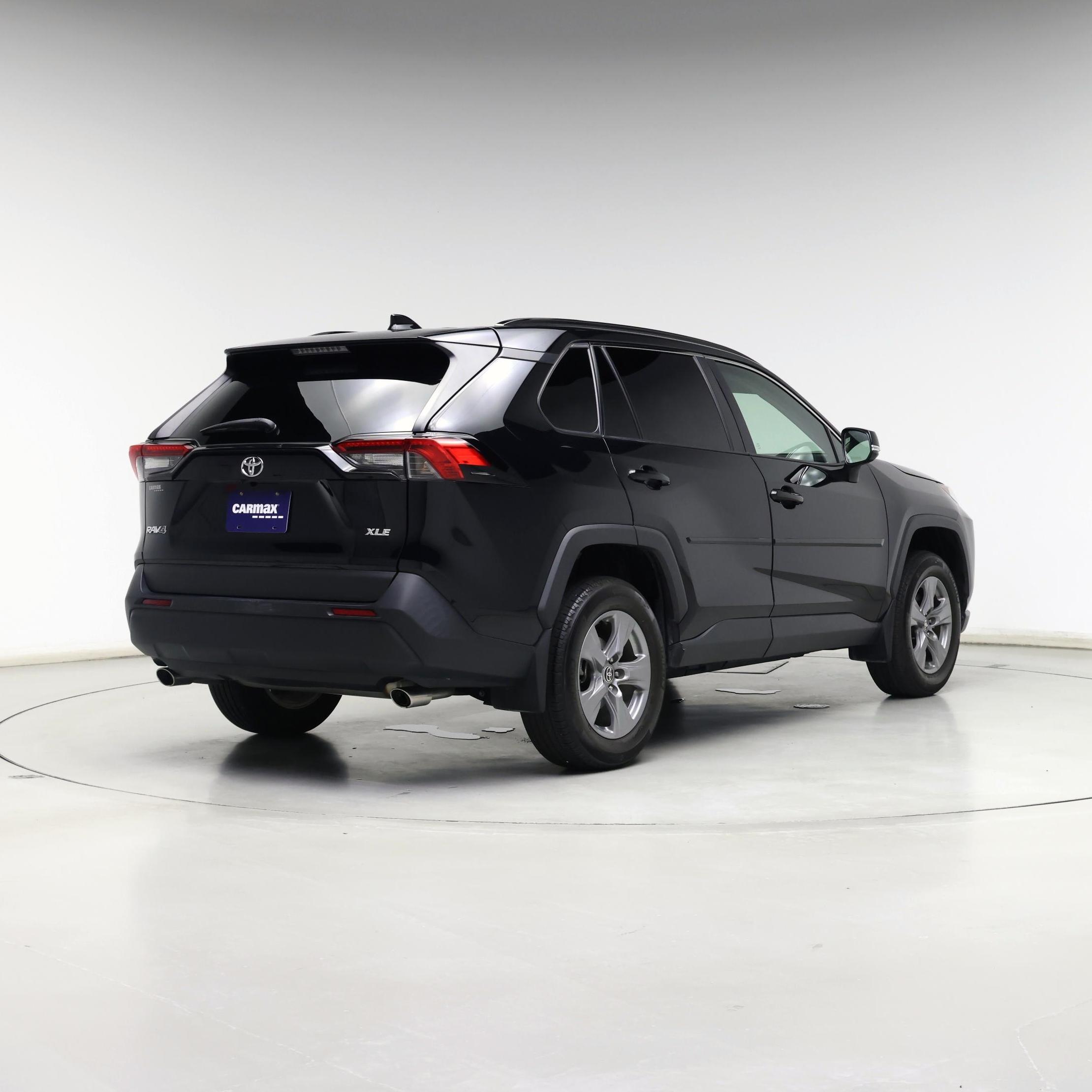 Thumbnail: 2022 Toyota RAV4 - 8