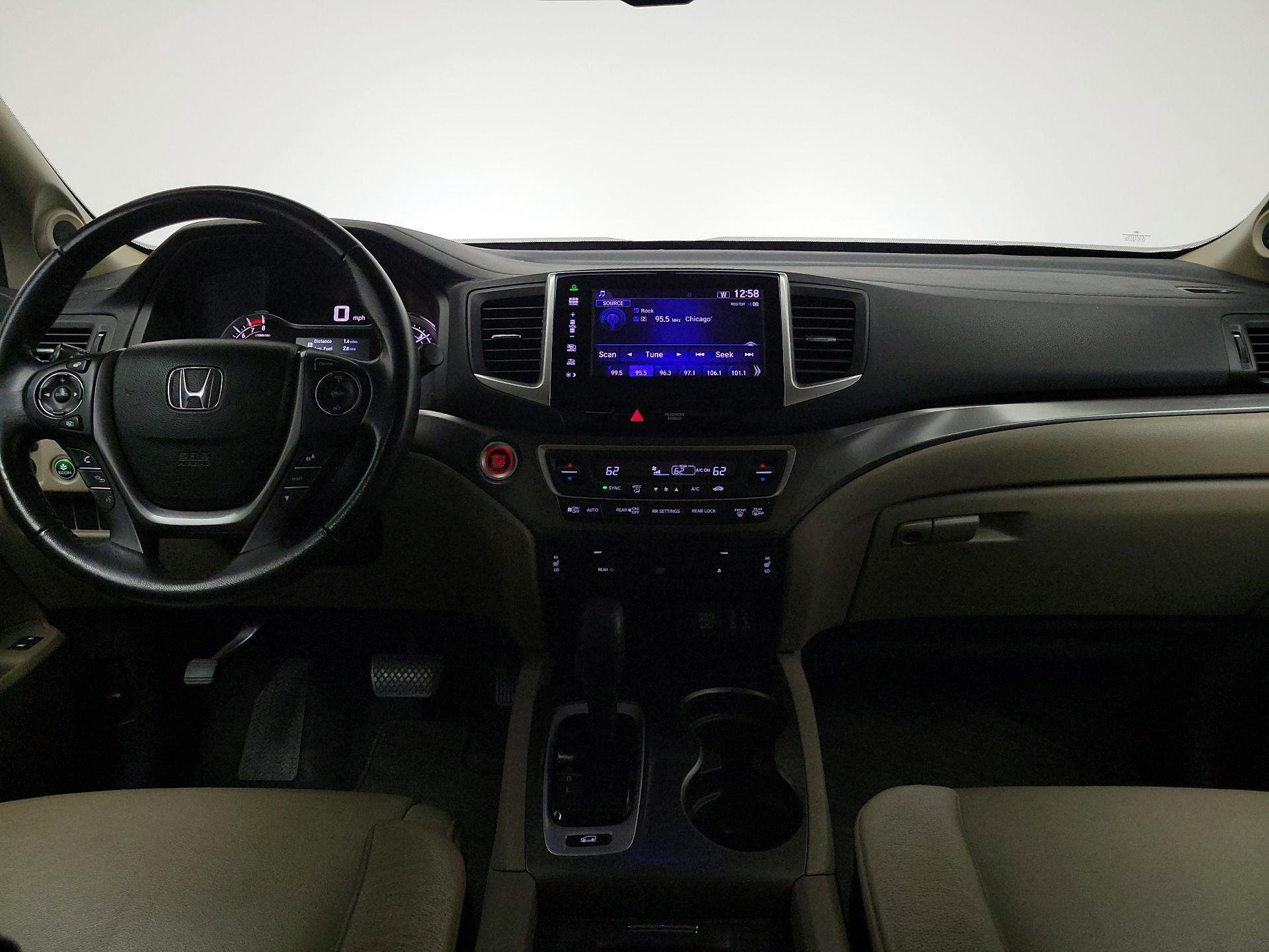 Thumbnail: 2016 Honda Pilot - 9