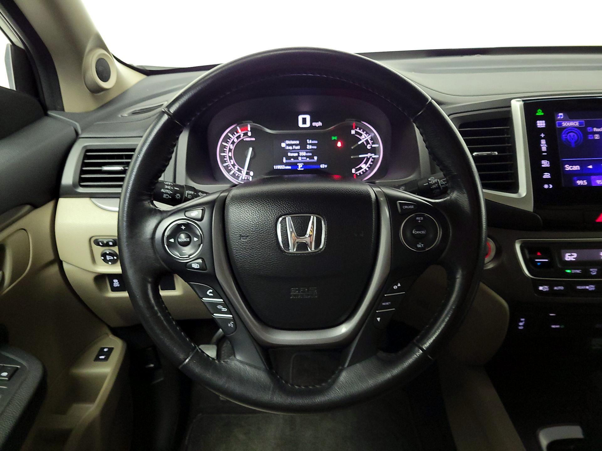 Thumbnail: 2016 Honda Pilot - 10
