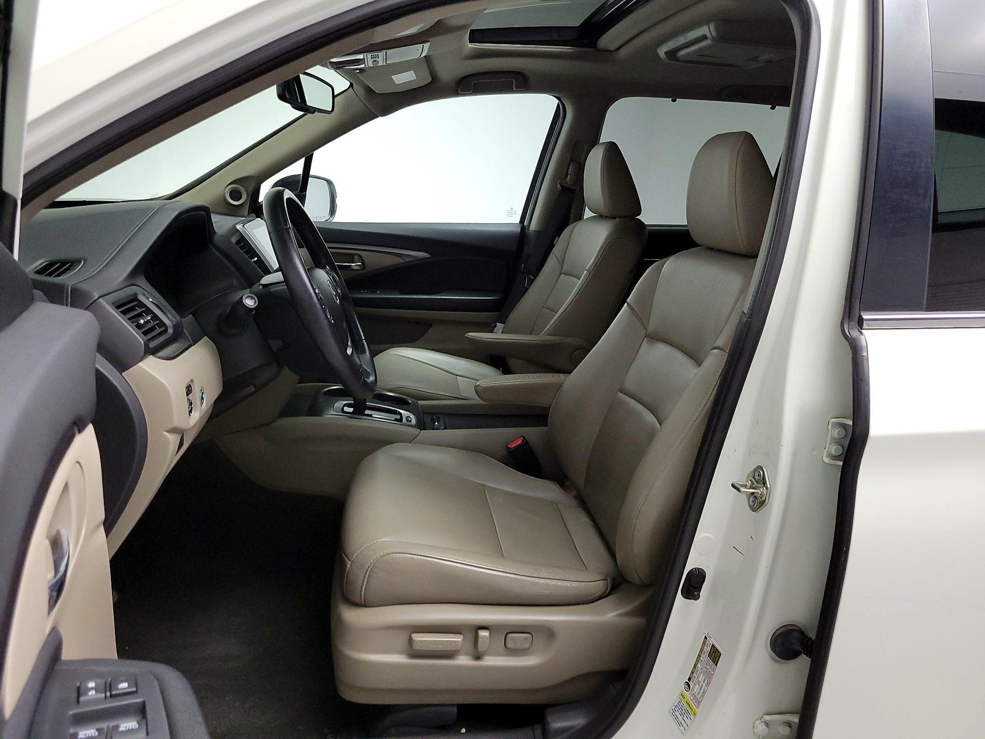 Thumbnail: 2016 Honda Pilot - 11