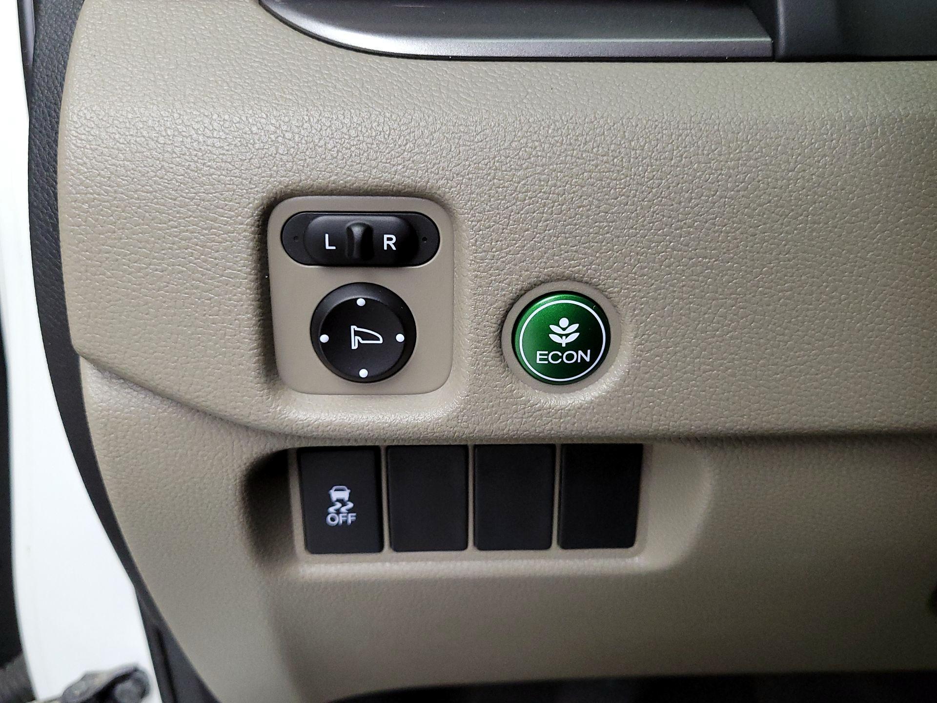 Thumbnail: 2016 Honda Pilot - 13