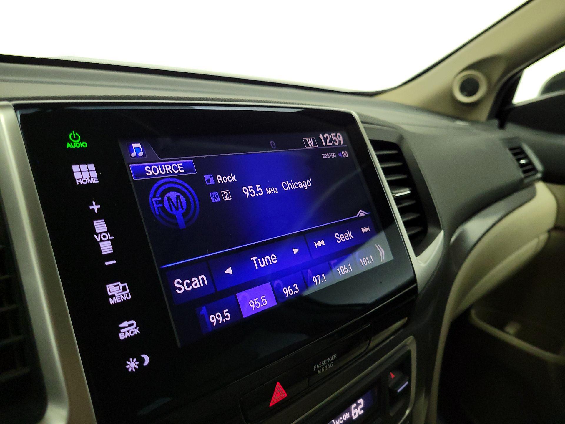 Thumbnail: 2016 Honda Pilot - 15