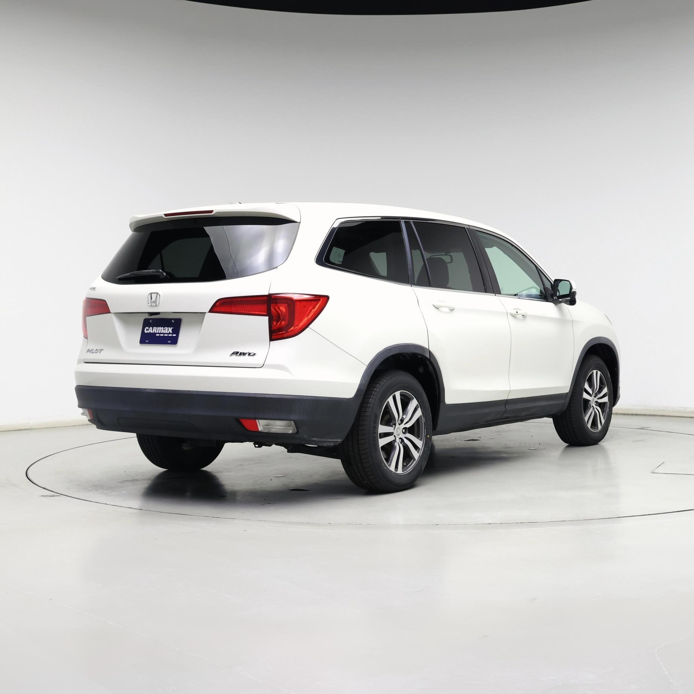 Thumbnail: 2016 Honda Pilot - 8