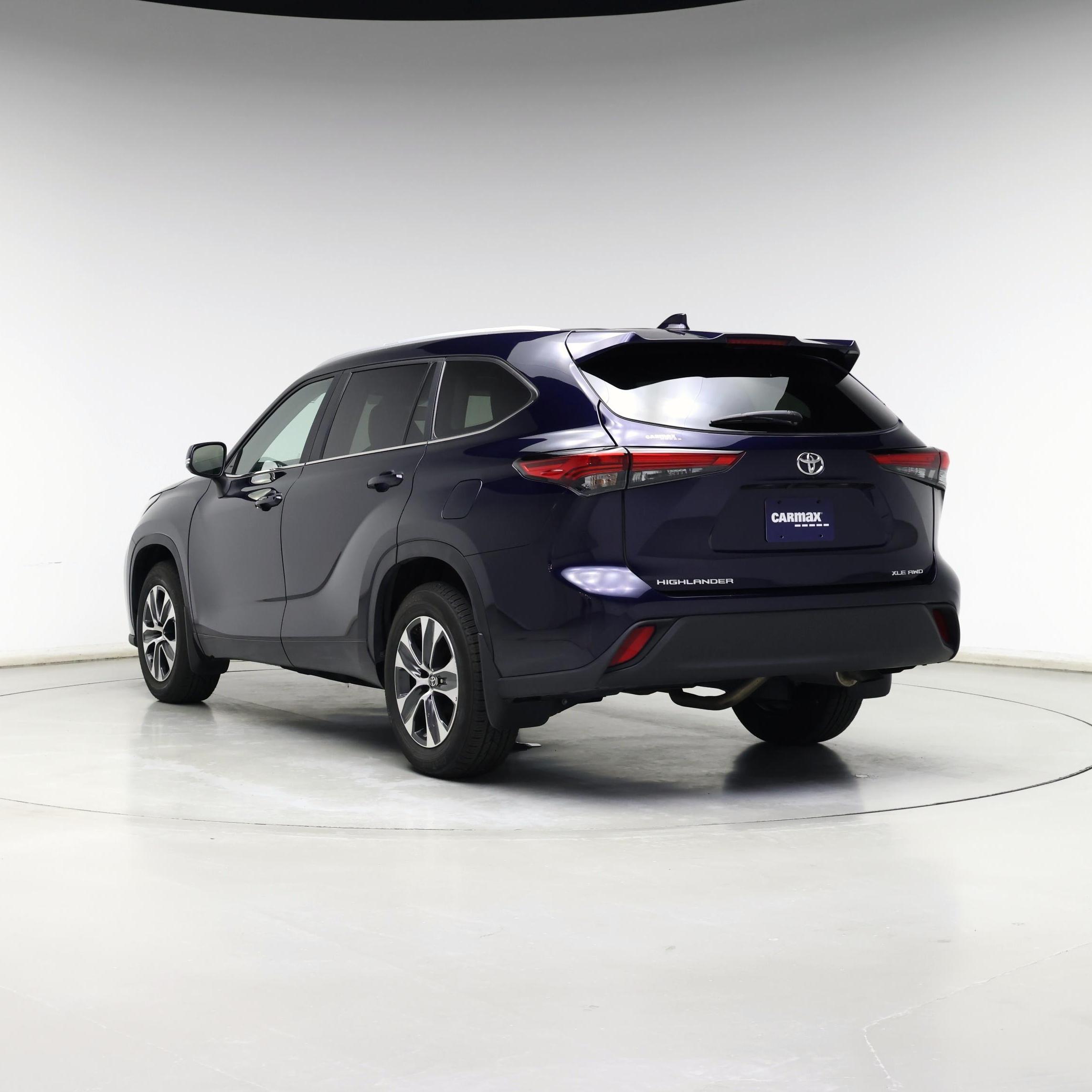 Thumbnail: 2023 Toyota Highlander - 2