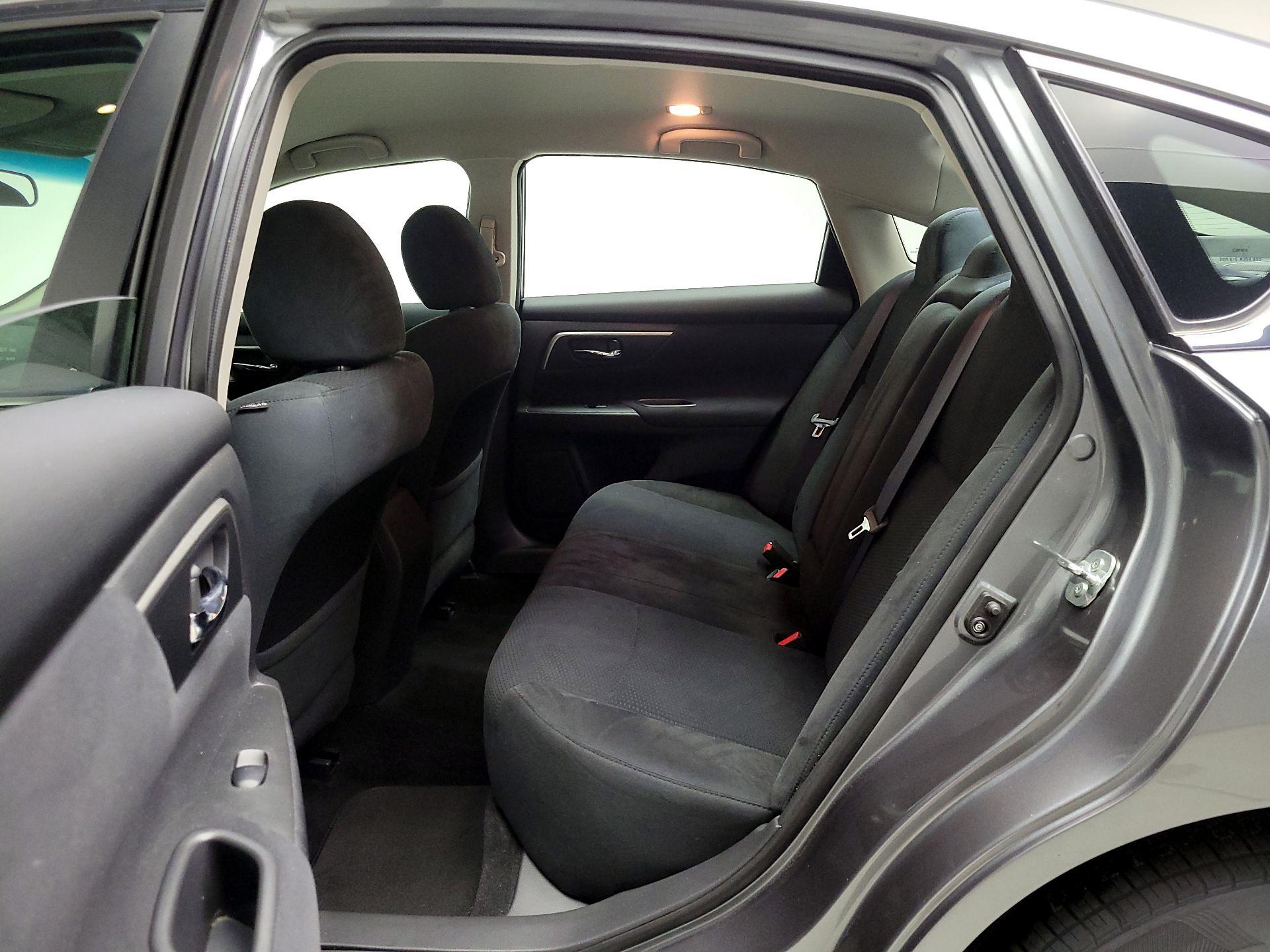 Thumbnail: 2015 Nissan Altima - 19