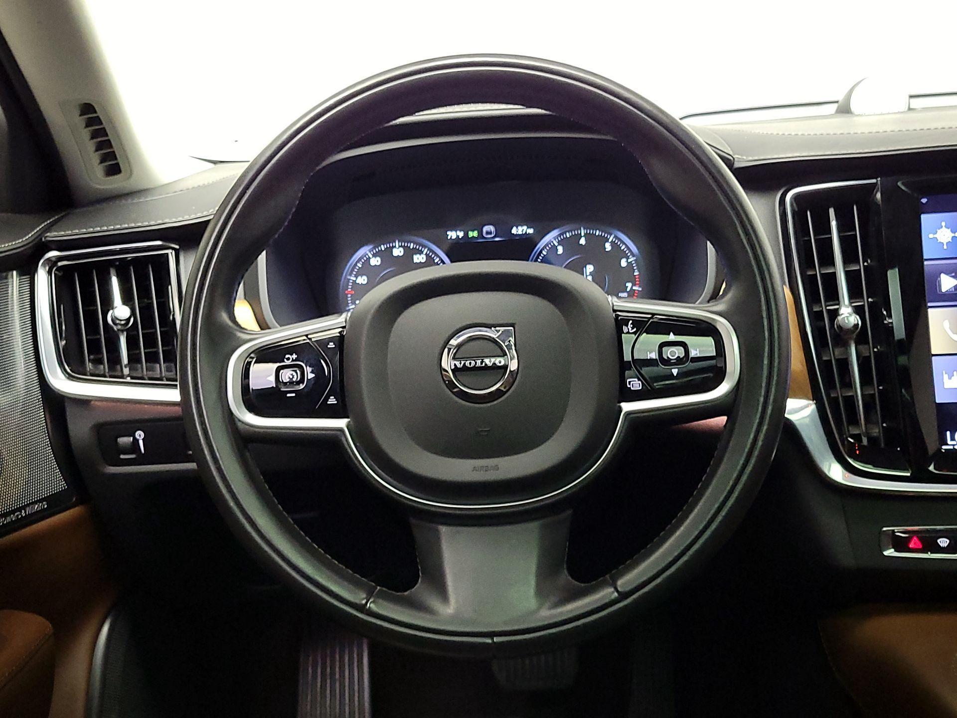 Thumbnail: 2018 Volvo S90 - 10