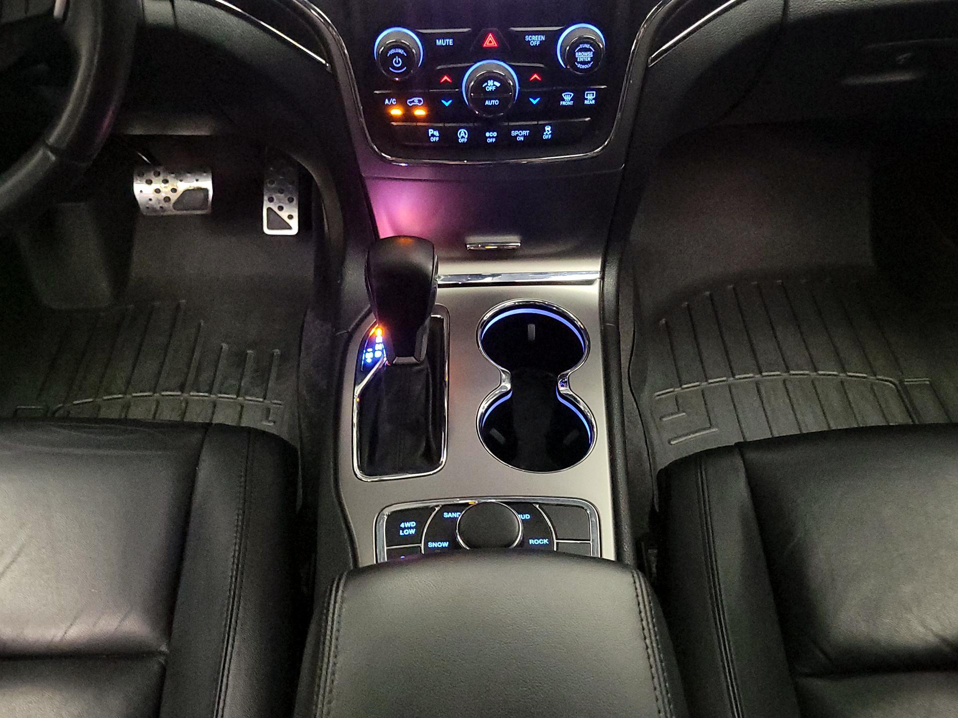 Thumbnail: 2018 Jeep Grand Cherokee - 17