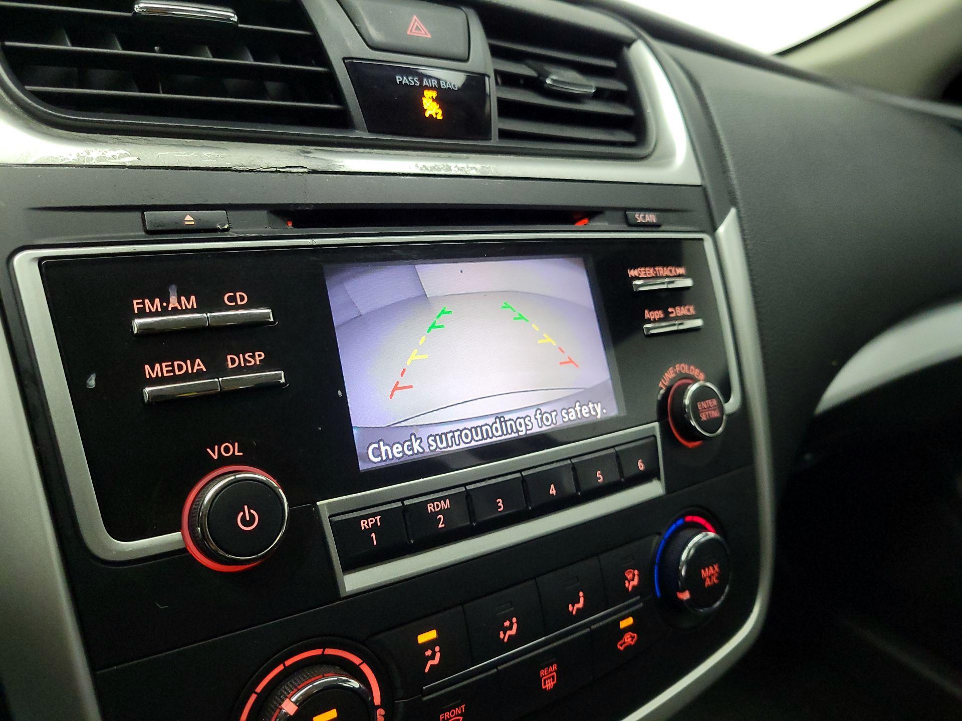 Thumbnail: 2016 Nissan Altima - 14