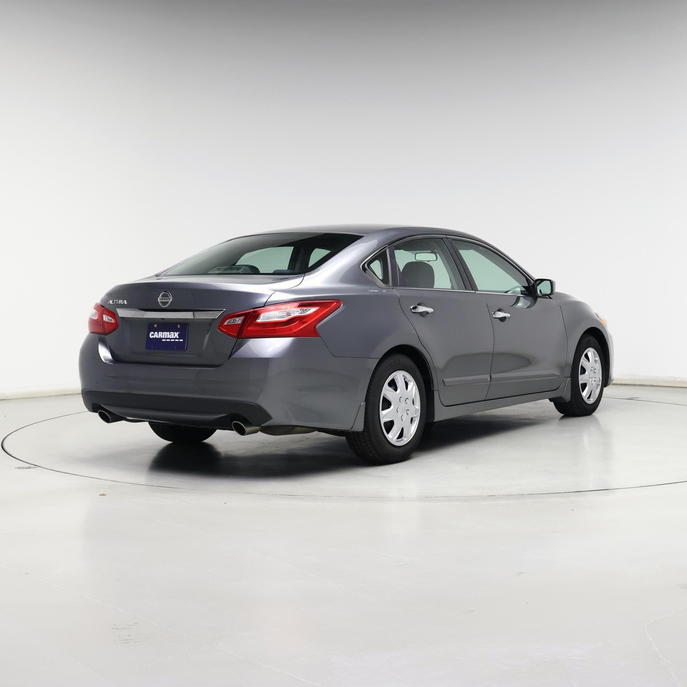 Thumbnail: 2016 Nissan Altima - 8