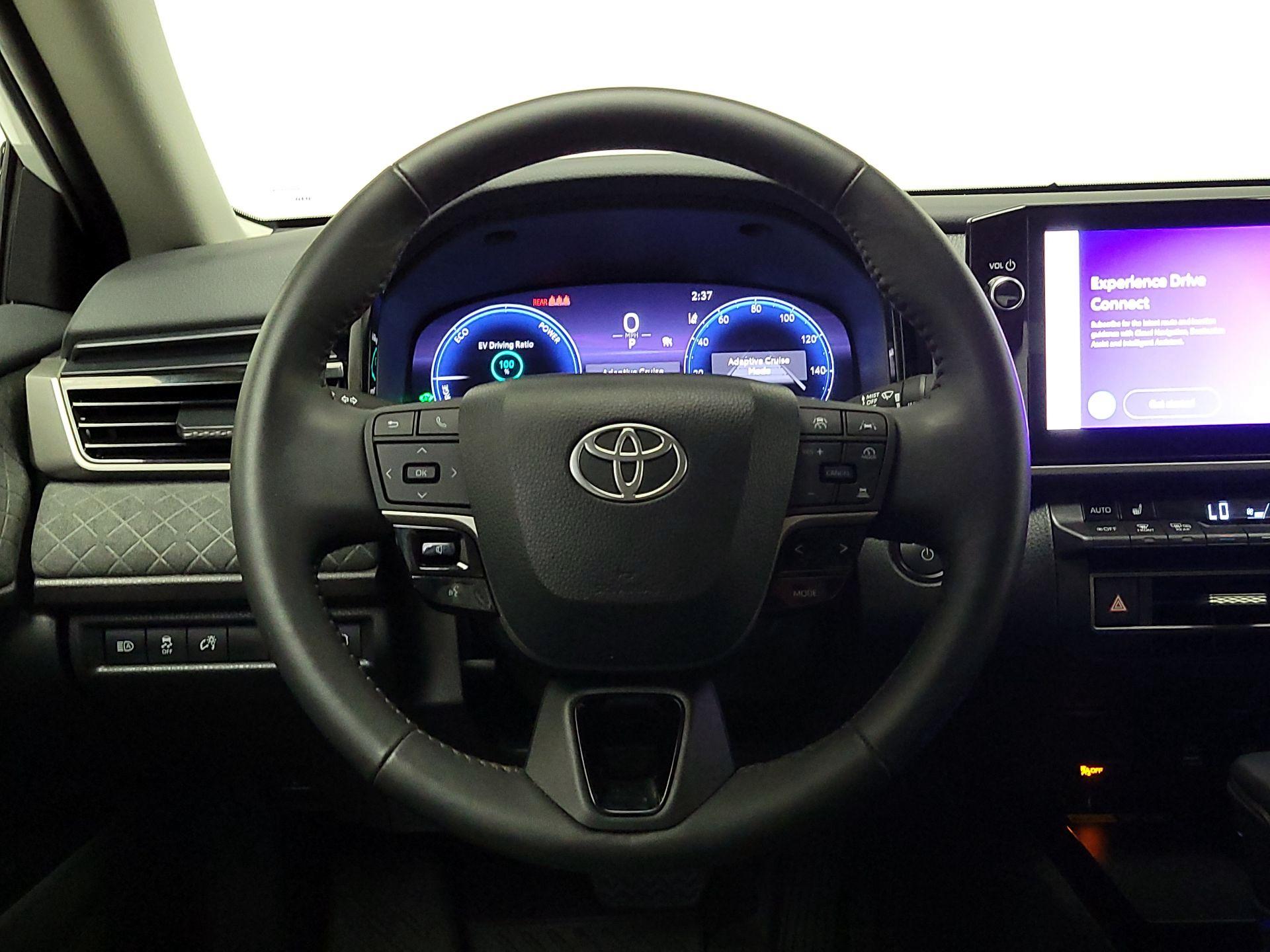 Thumbnail: 2025 Toyota Camry - 10