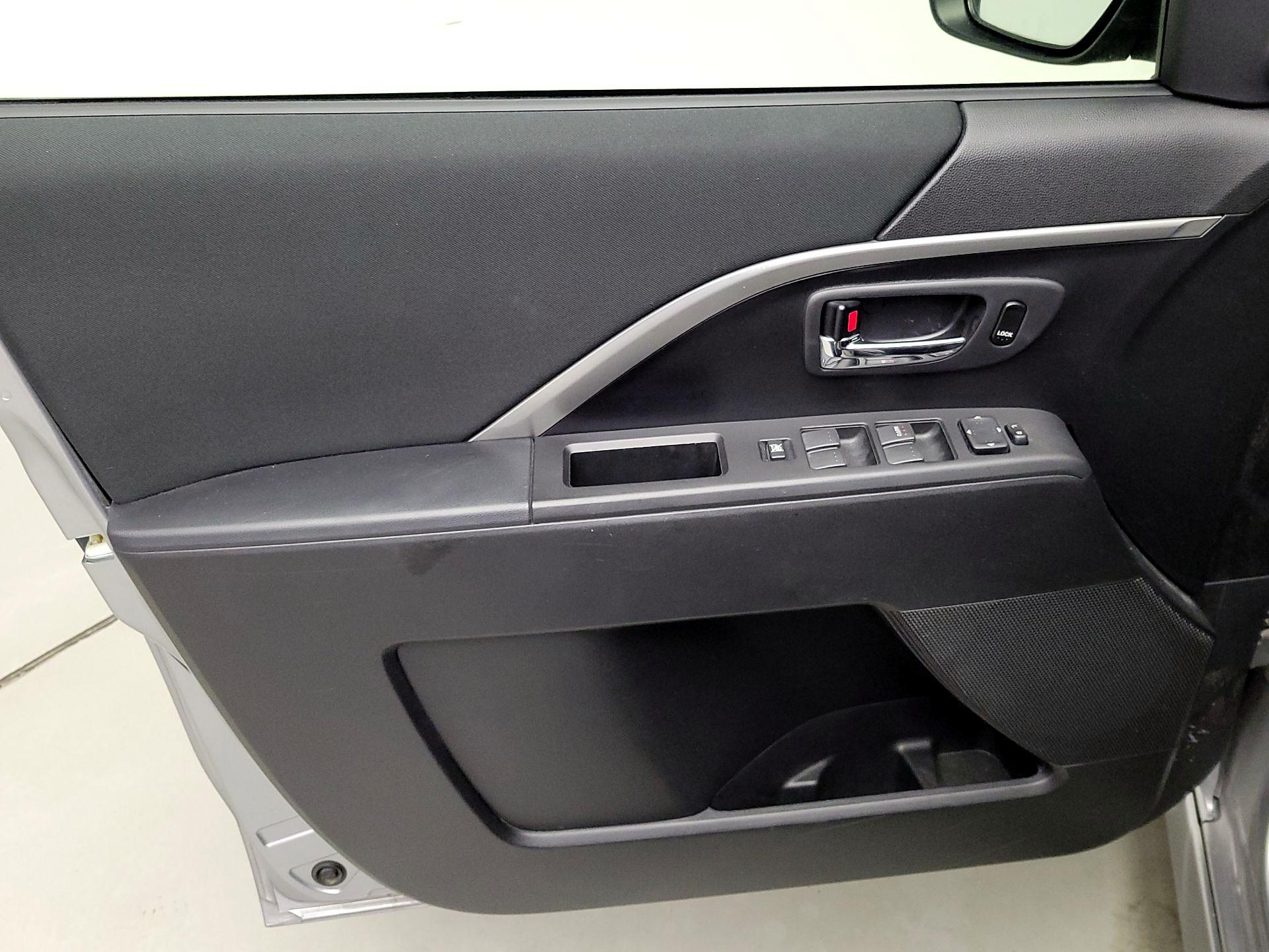 Thumbnail: 2014 Mazda Mazda5 - 12