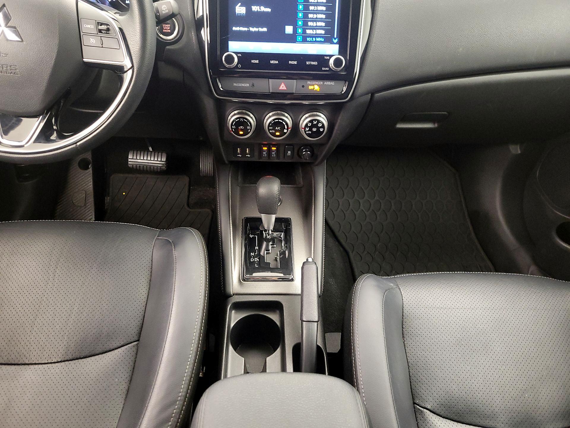Thumbnail: 2023 Mitsubishi Outlander Sport - 17