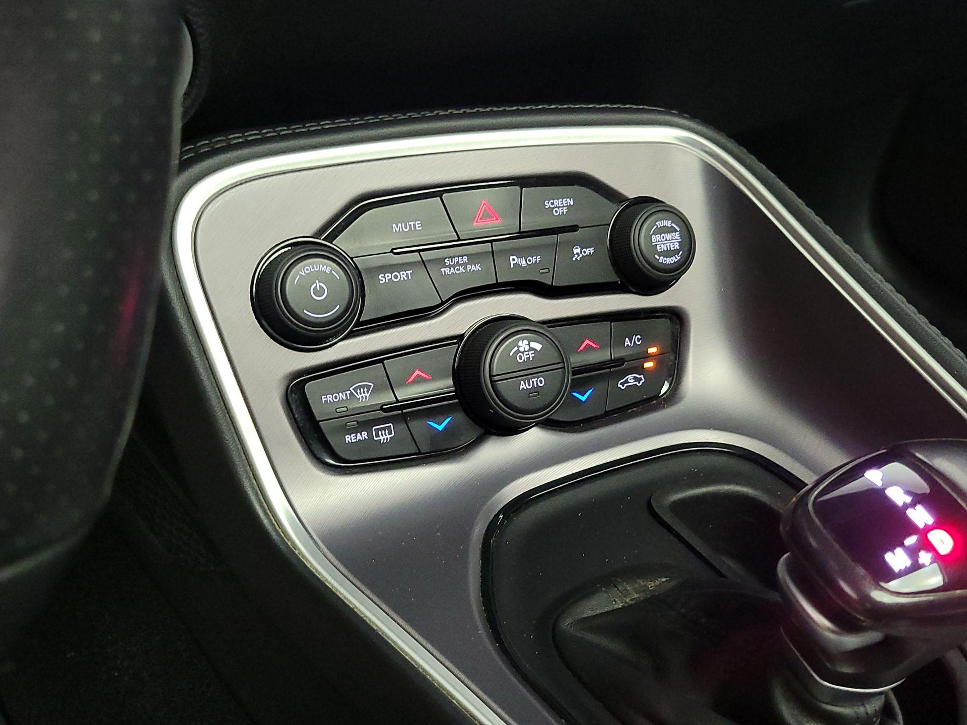 Thumbnail: 2019 Dodge Challenger - 17