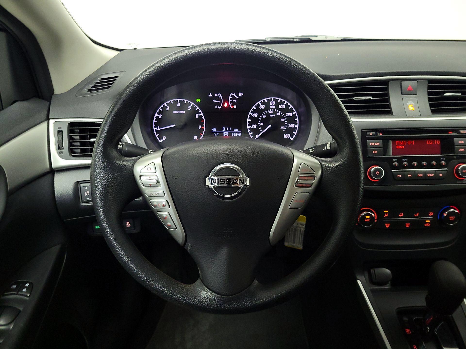 Thumbnail: 2017 Nissan Sentra - 10