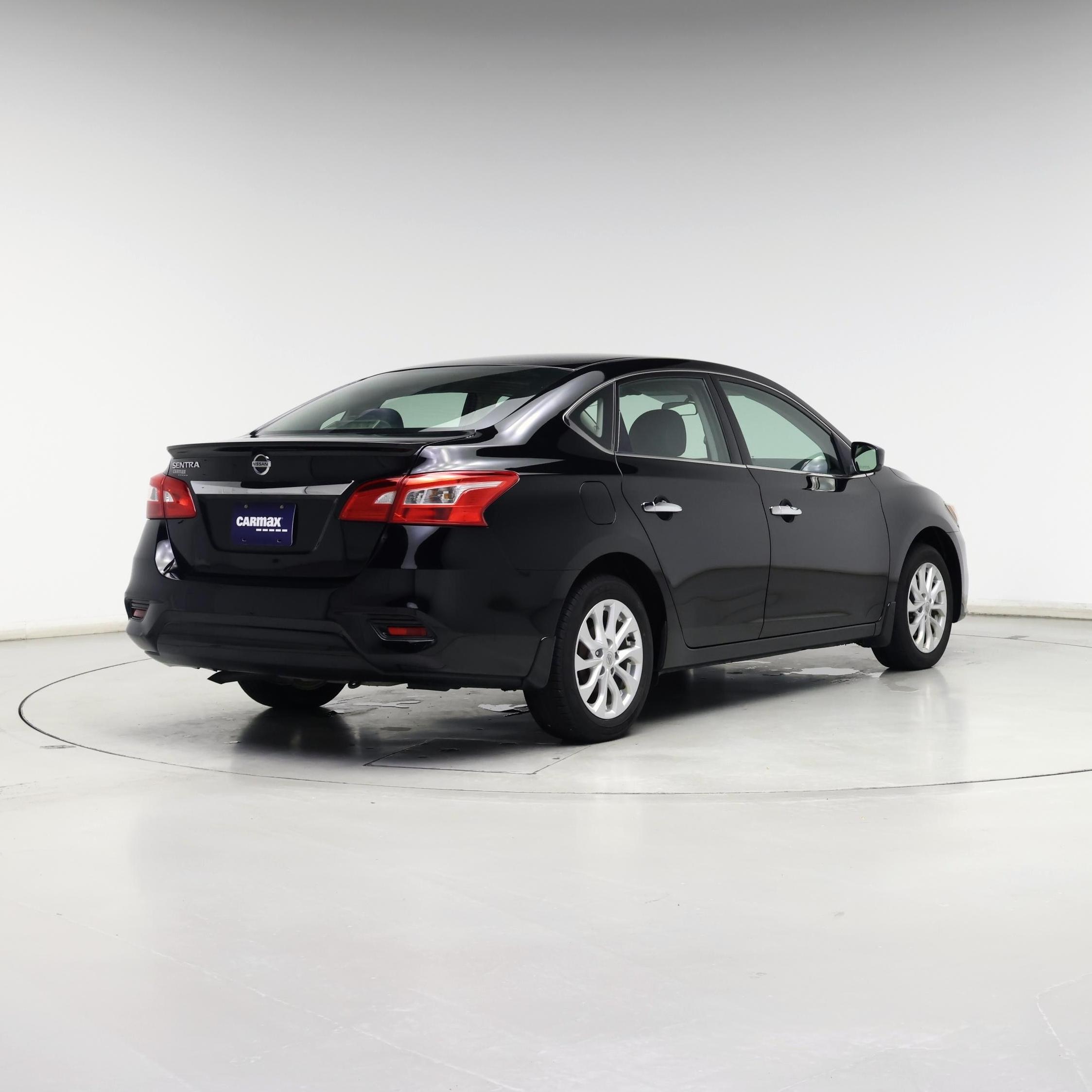 Thumbnail: 2017 Nissan Sentra - 8