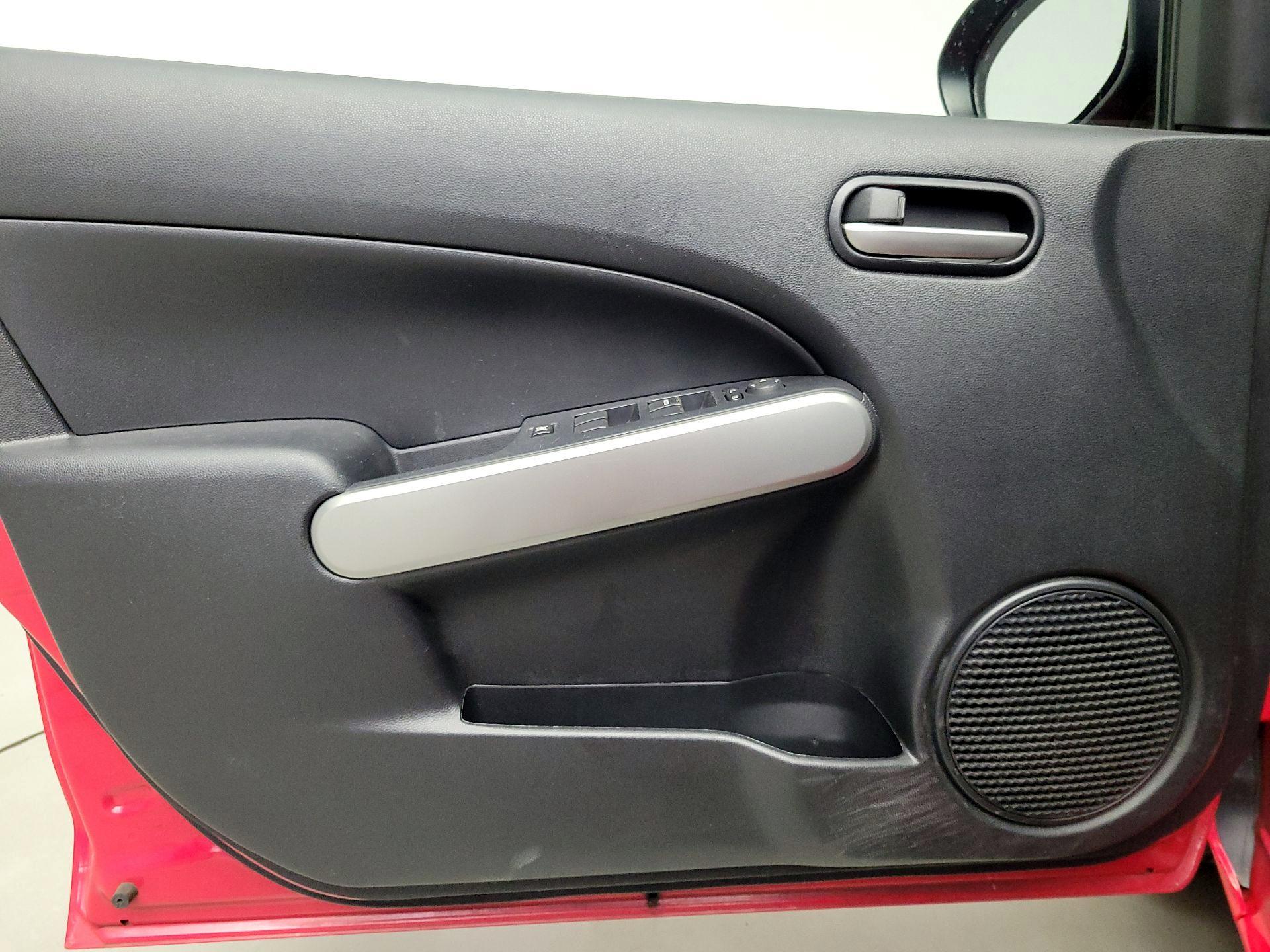 Thumbnail: 2014 Mazda Mazda2 - 12