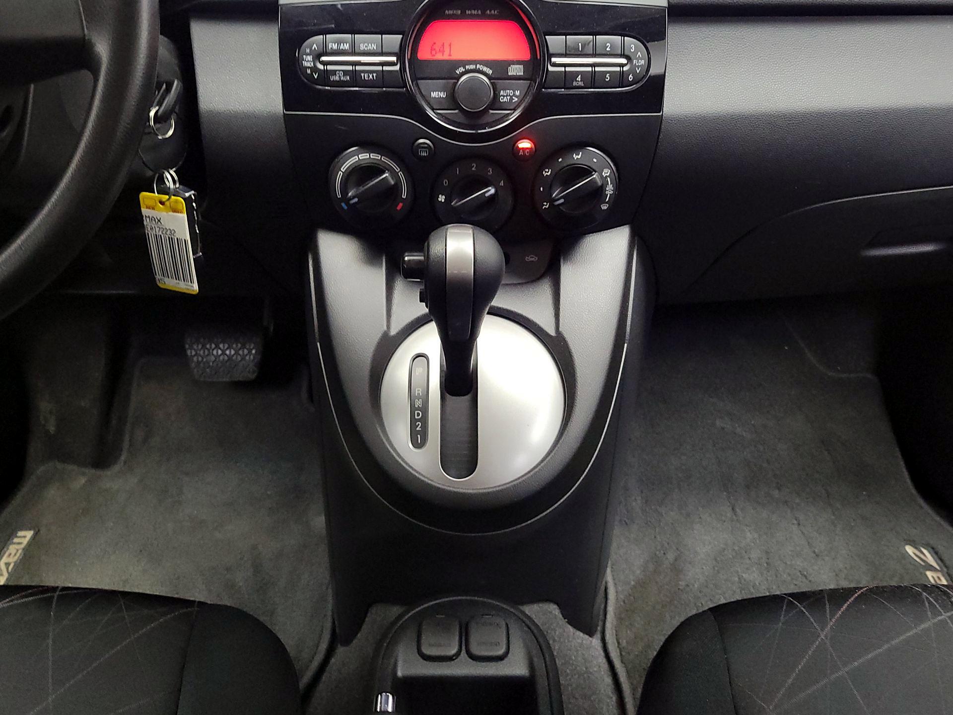 Thumbnail: 2014 Mazda Mazda2 - 16
